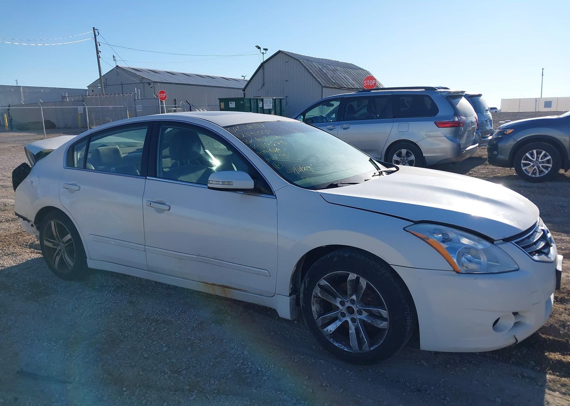 2010 NISSAN ALTIMA SR