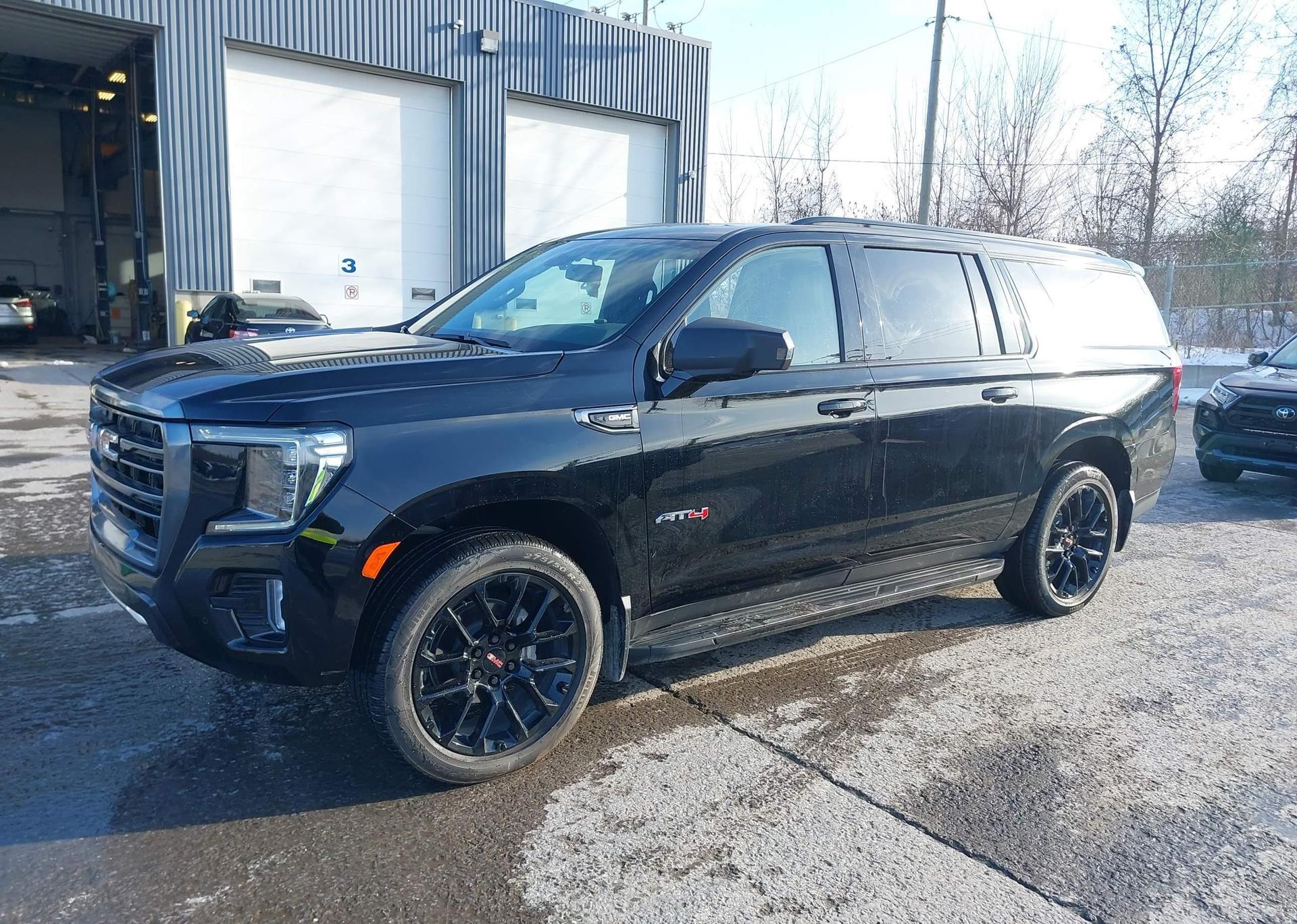 2023 GMC YUKON XL K1500 AT4