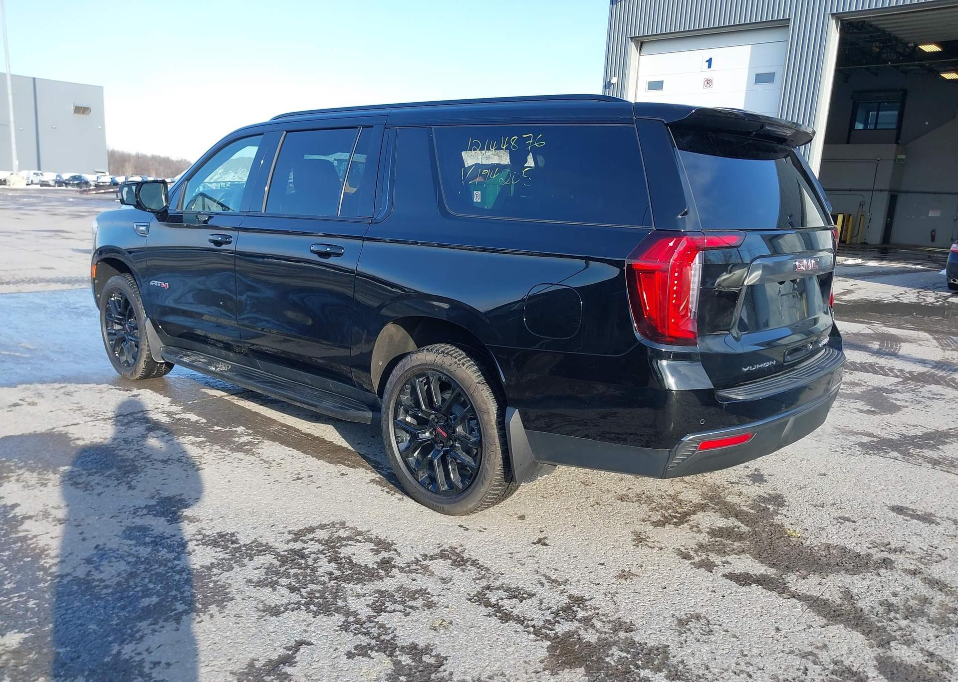 2023 GMC YUKON XL K1500 AT4