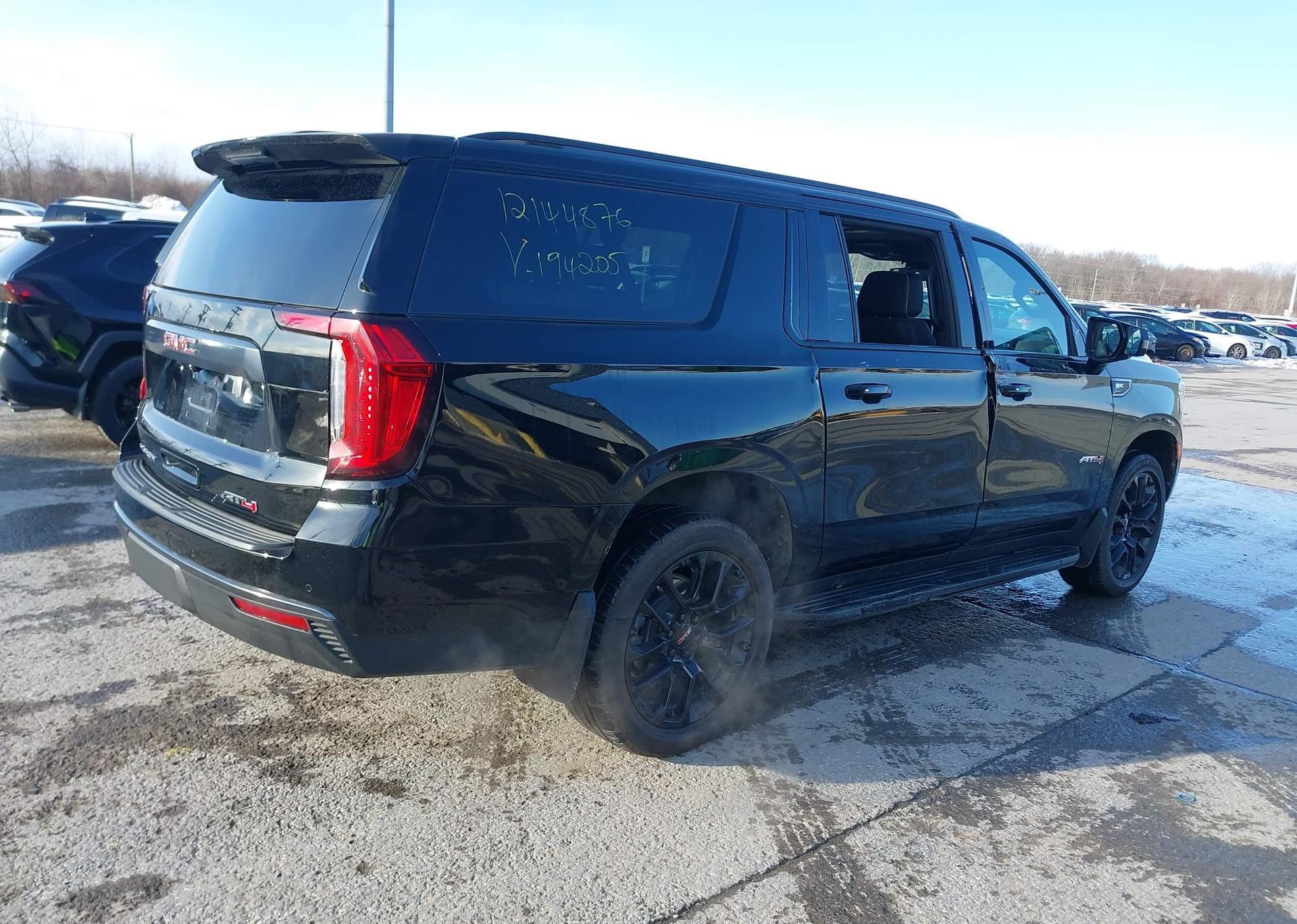 2023 GMC YUKON XL K1500 AT4