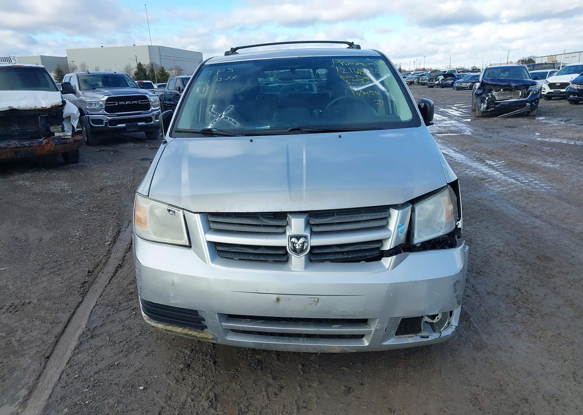 2010 DODGE GRAND CARAVAN SE
