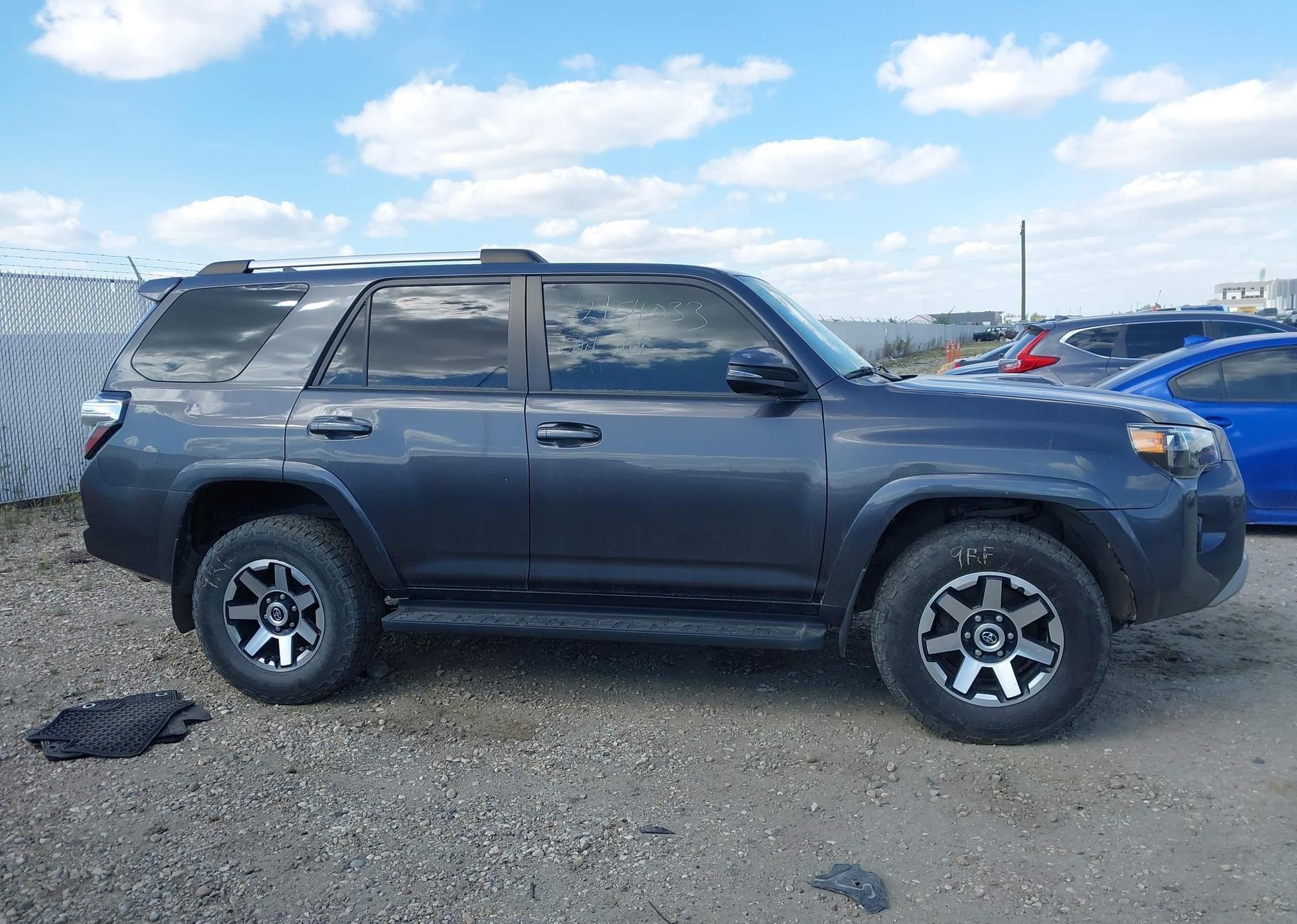 2017 TOYOTA 4RUNNER SR5 PREM