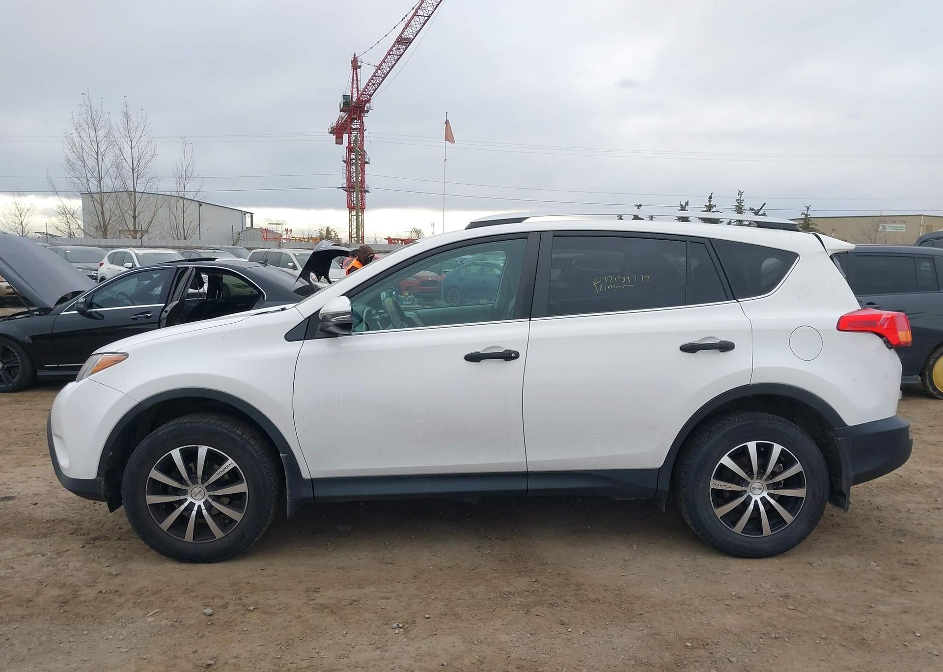 2013 TOYOTA RAV4 LE
