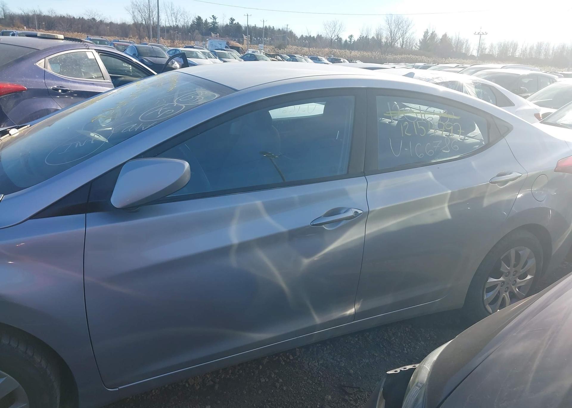 2013 HYUNDAI ELANTRA GL