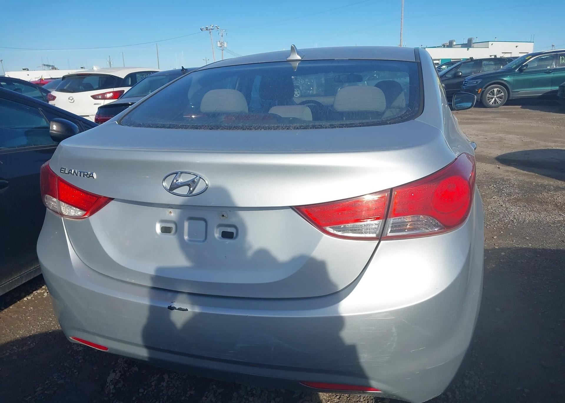 2013 HYUNDAI ELANTRA GL