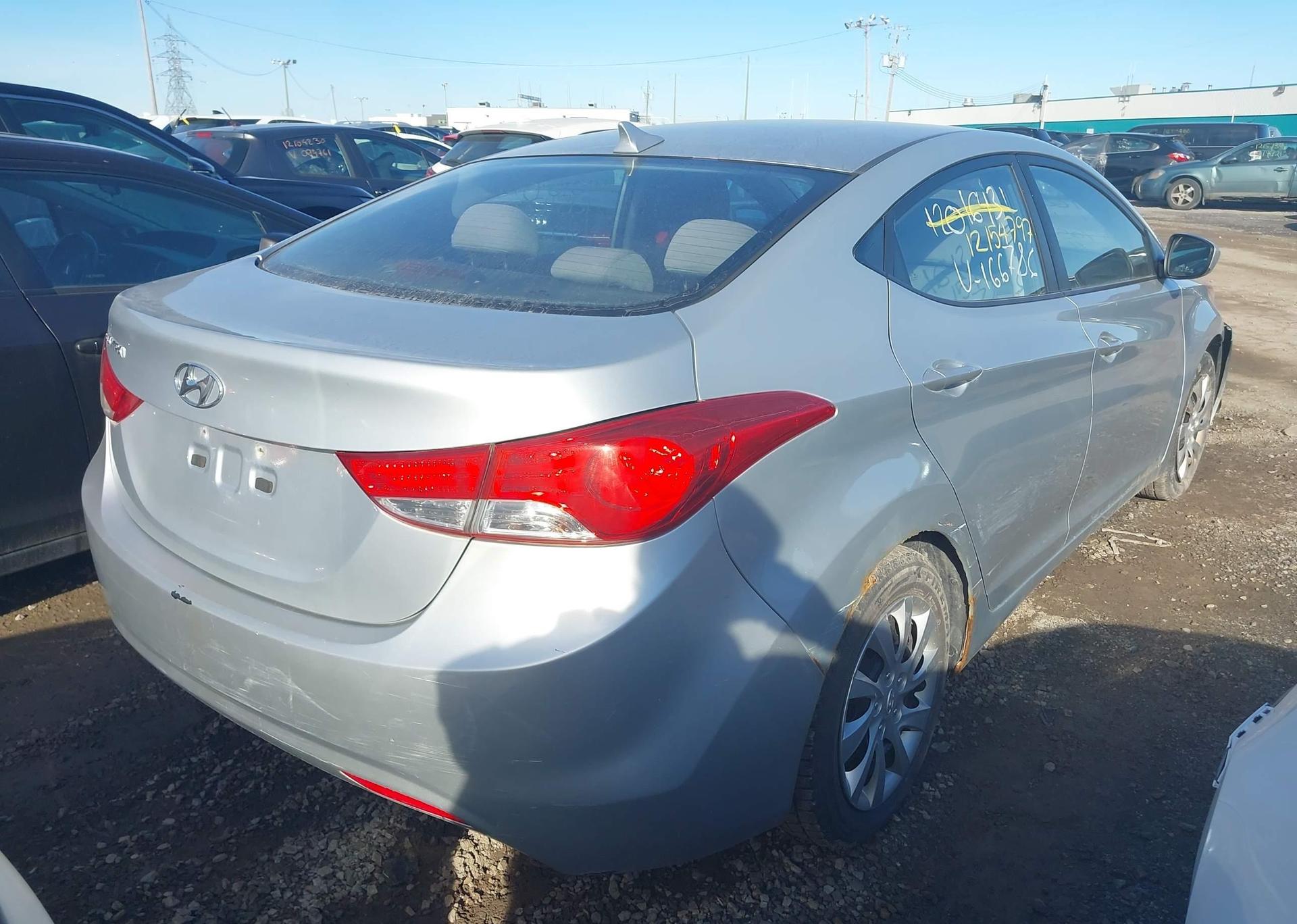 2013 HYUNDAI ELANTRA GL