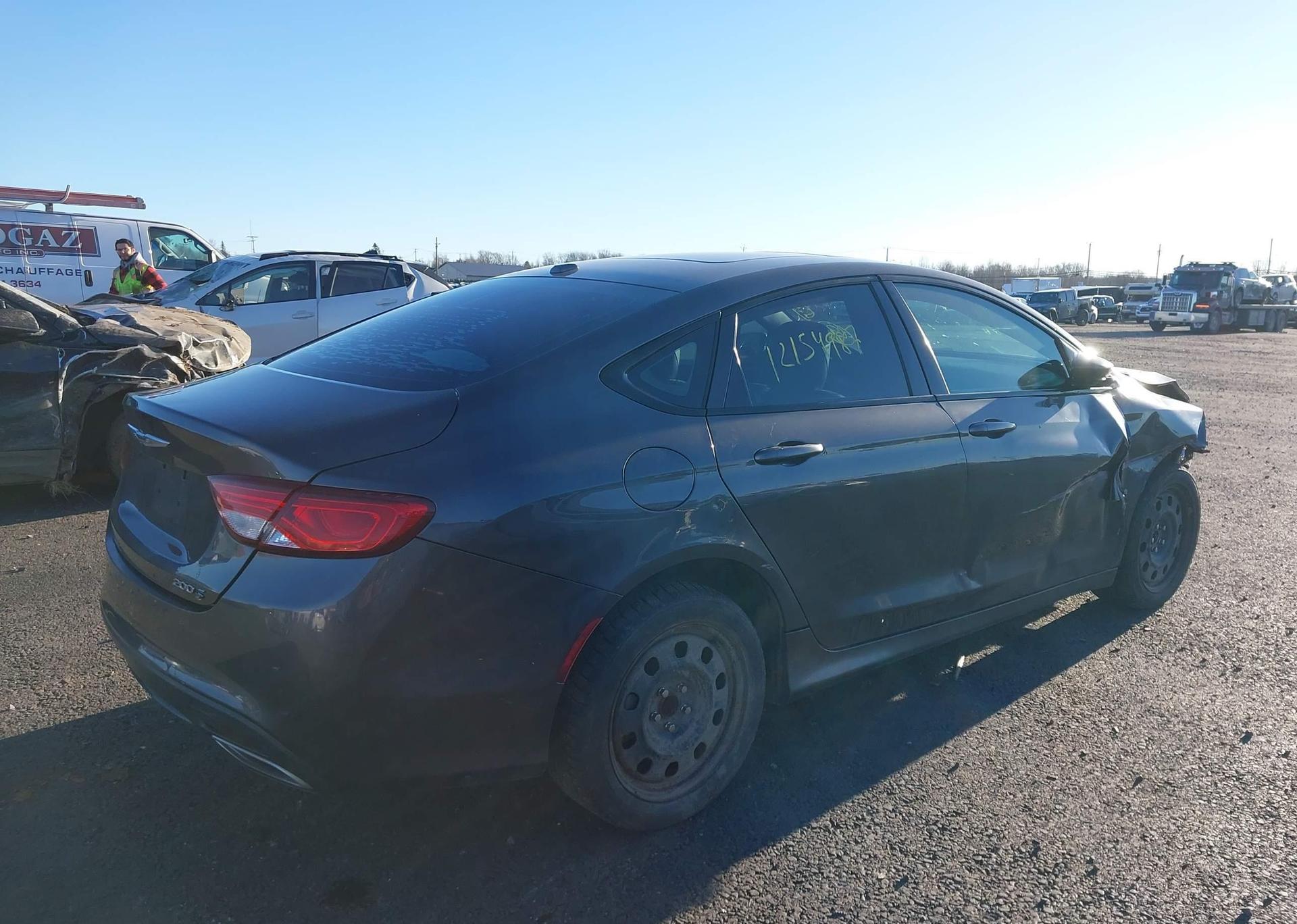 2015 CHRYSLER 200