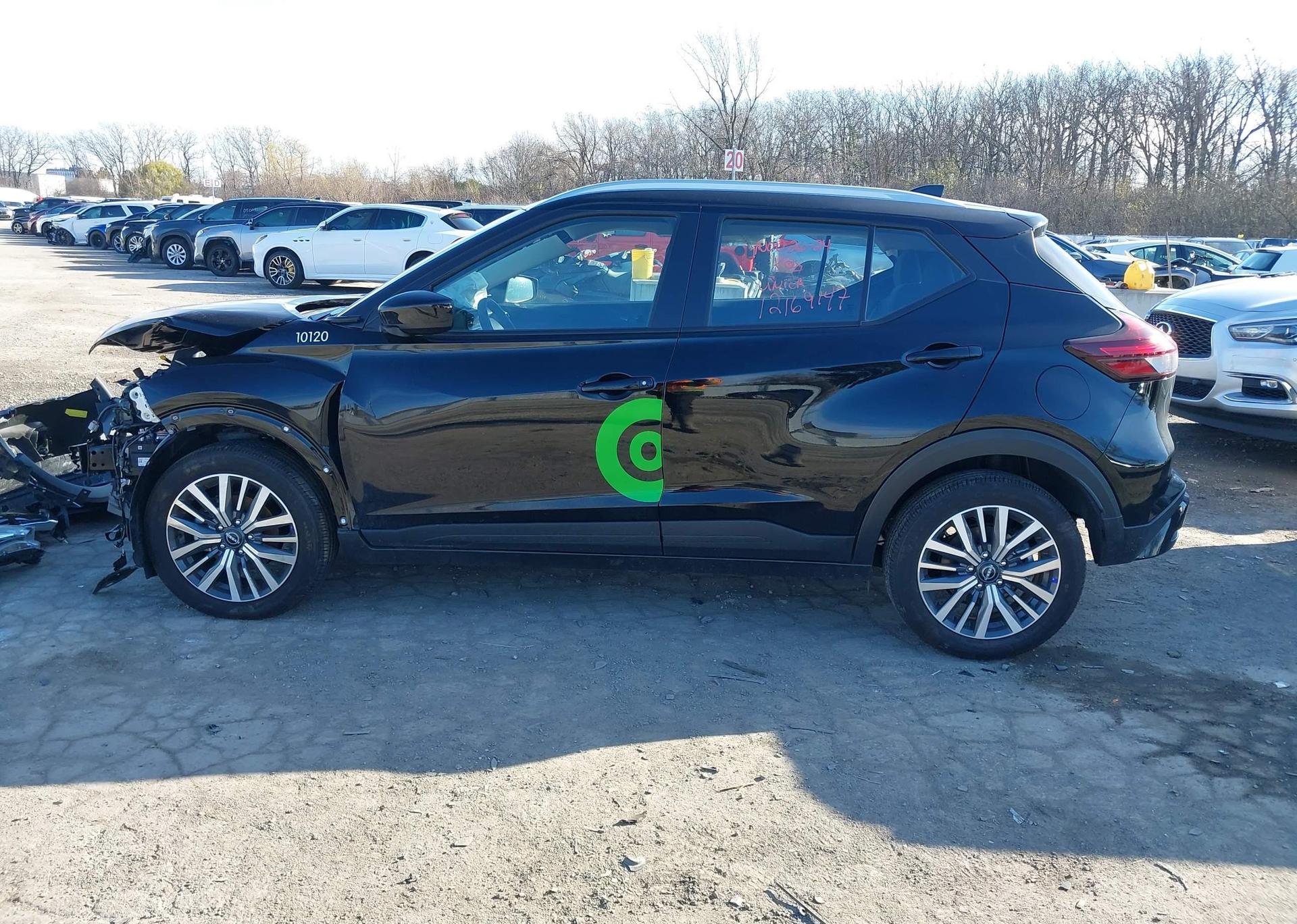 2024 NISSAN KICKS
