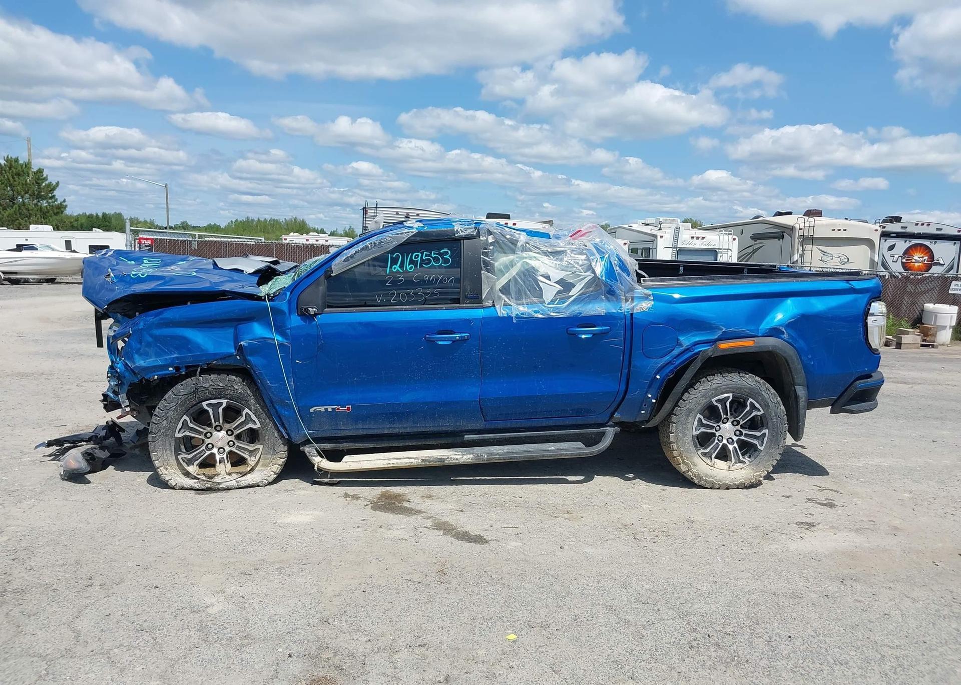 2023 GMC CANYON