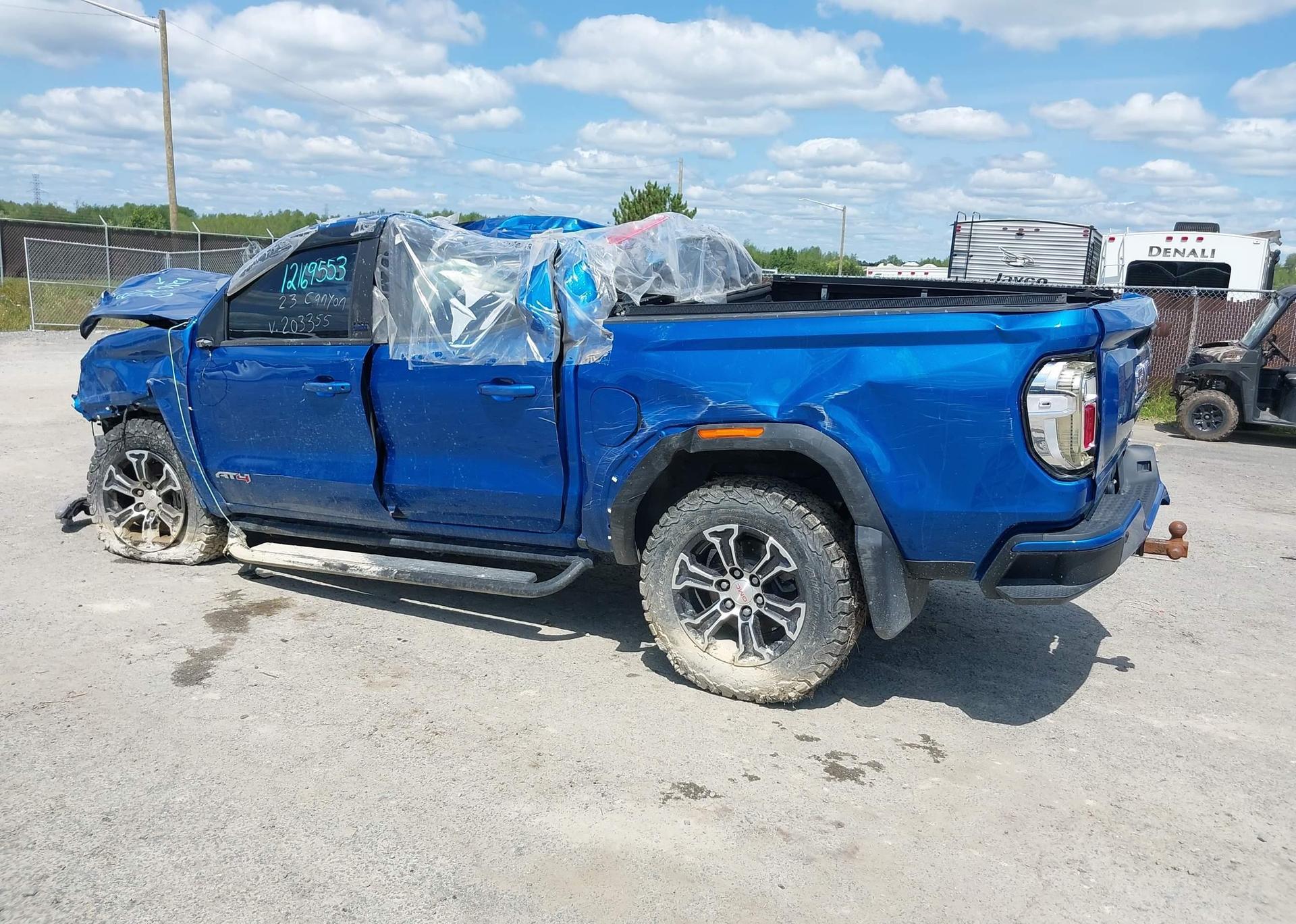 2023 GMC CANYON