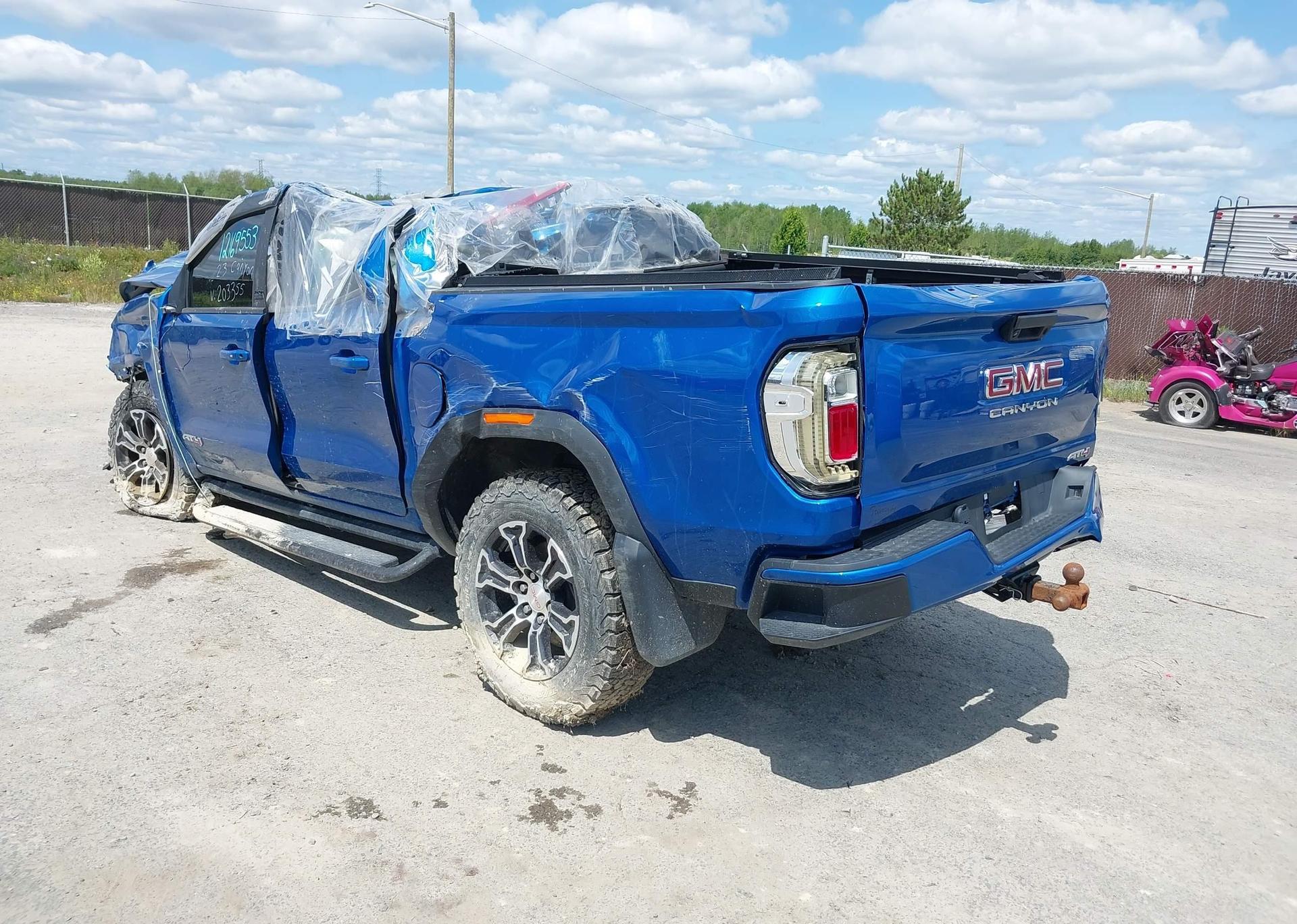 2023 GMC CANYON