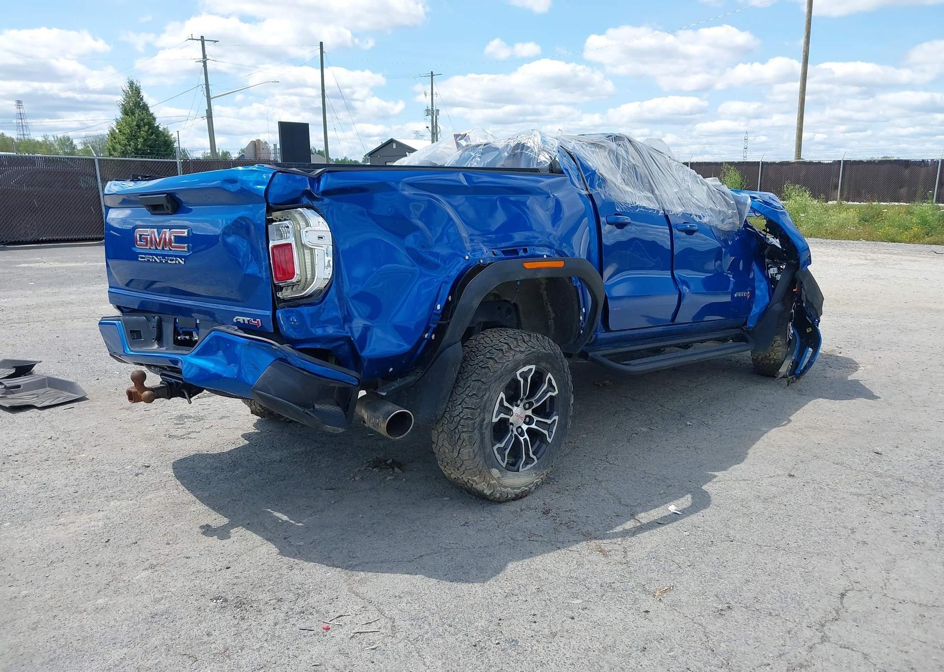 2023 GMC CANYON