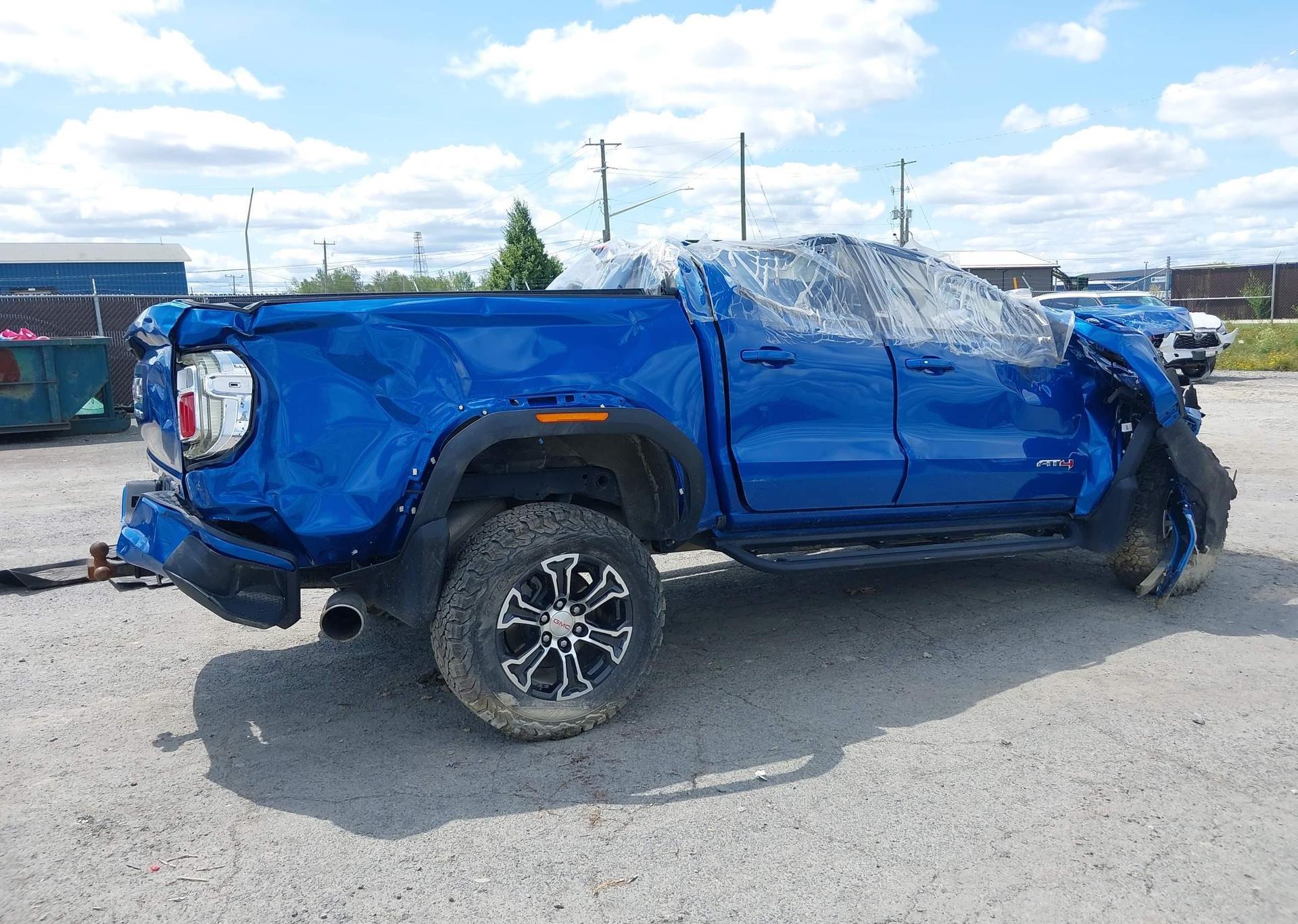 2023 GMC CANYON