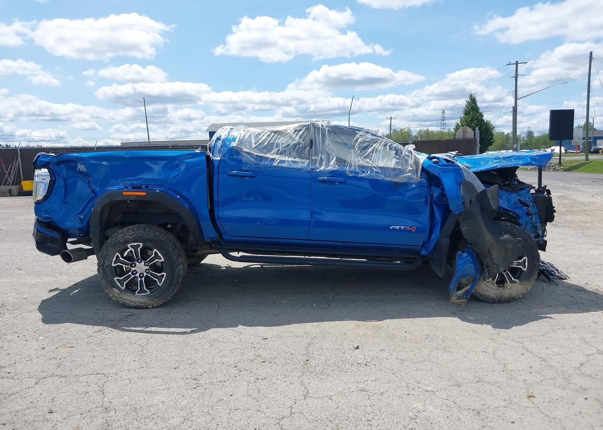 2023 GMC CANYON