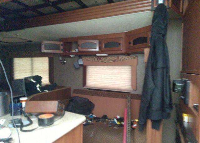 2013 COACHMEN MAPLE LEAF EDITION 301BLDS