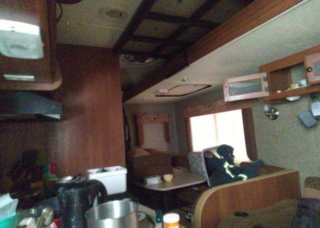 2013 COACHMEN MAPLE LEAF EDITION 301BLDS
