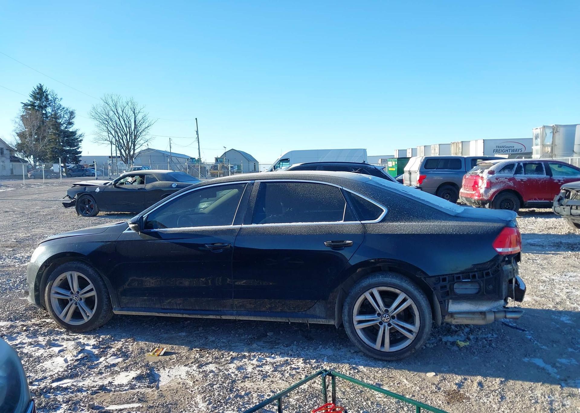 2012 VOLKSWAGEN PASSAT