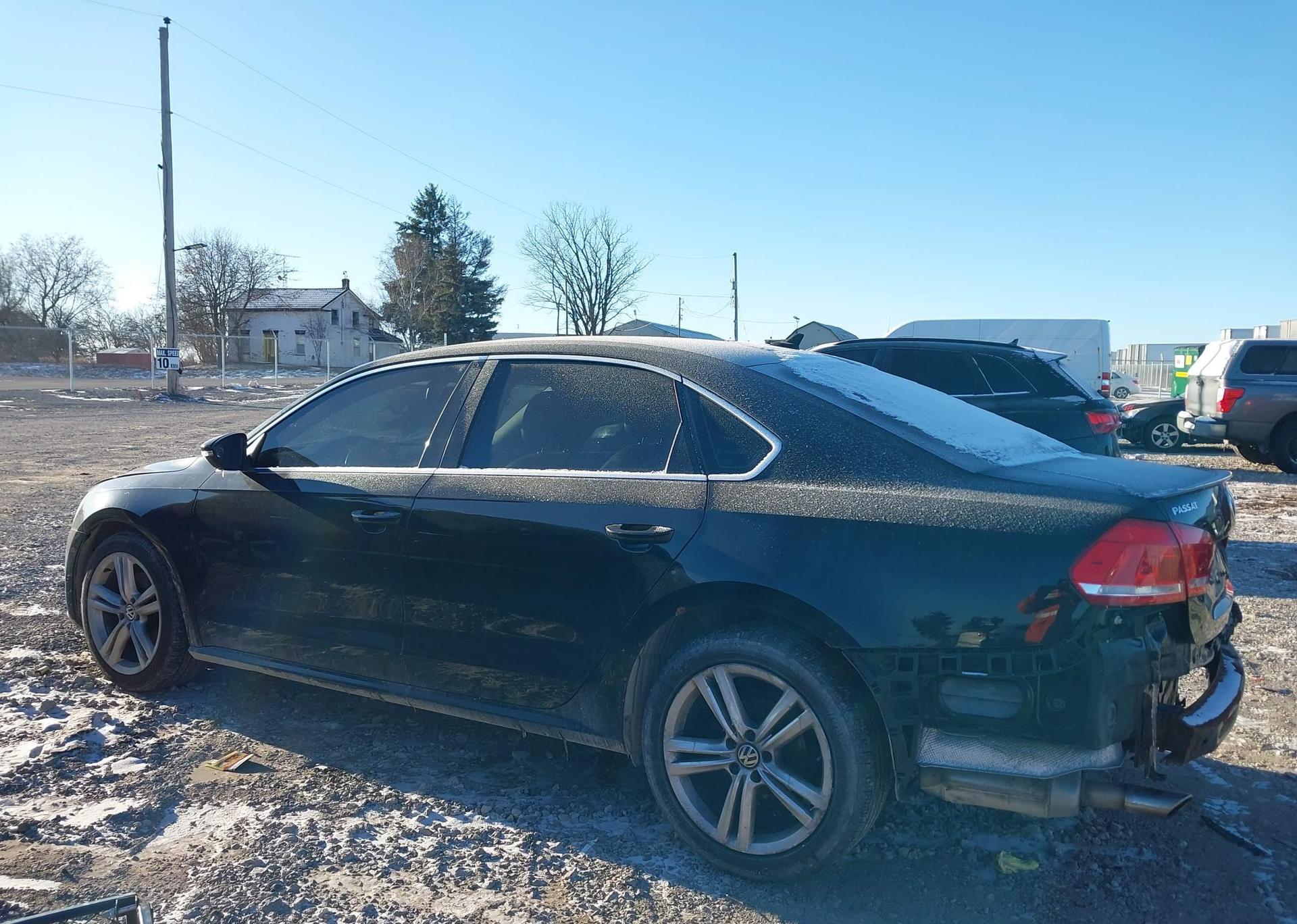 2012 VOLKSWAGEN PASSAT