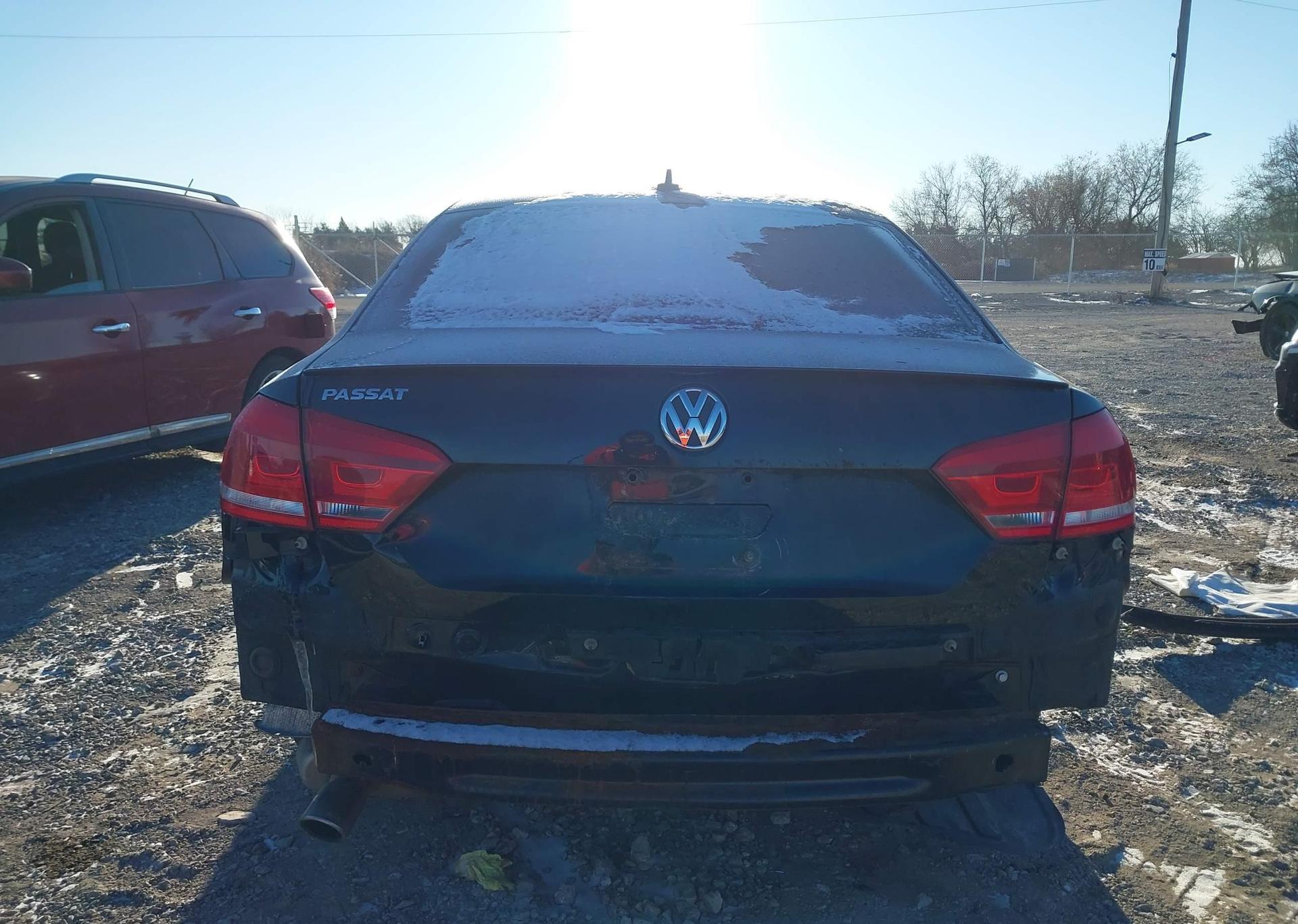 2012 VOLKSWAGEN PASSAT