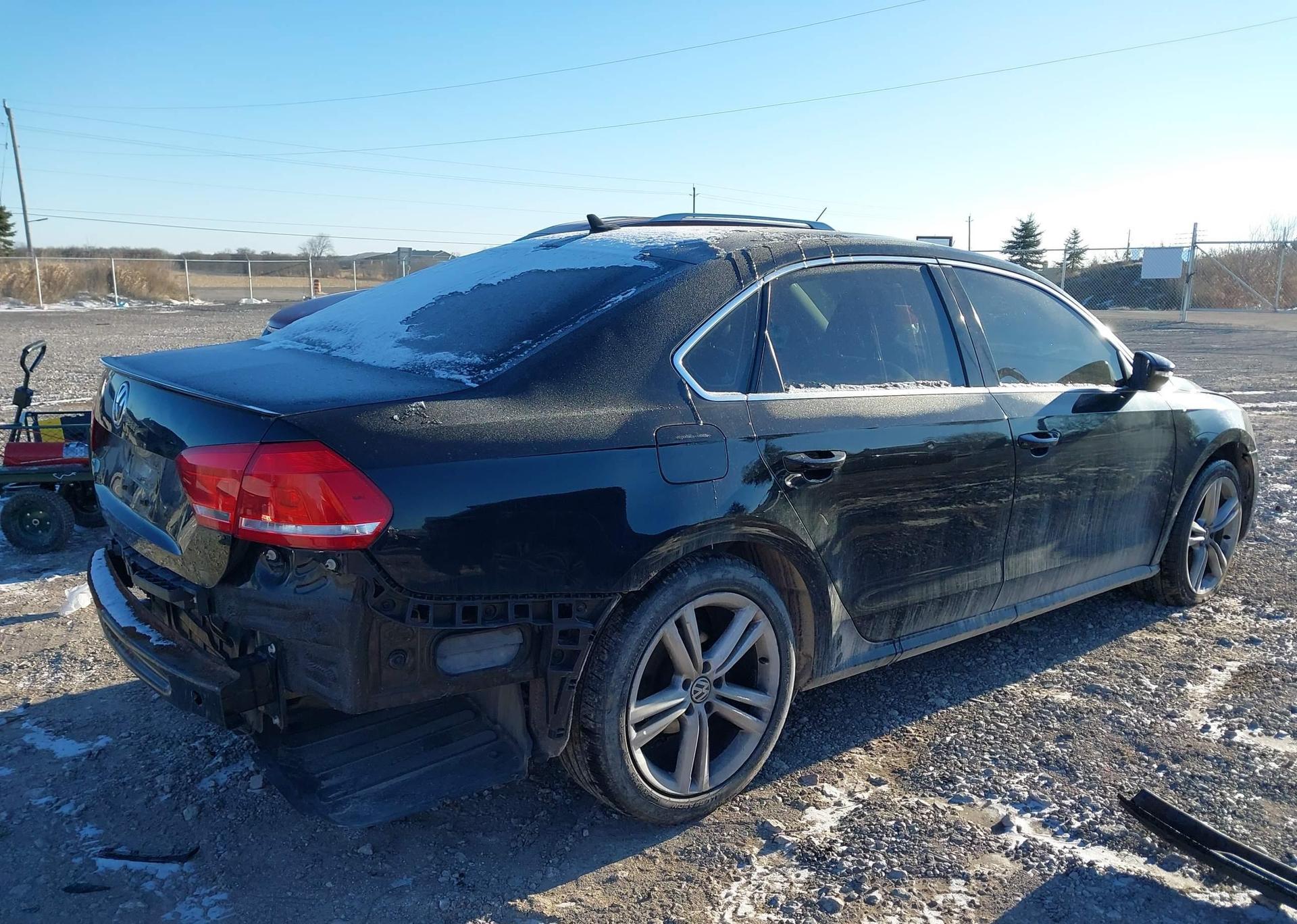2012 VOLKSWAGEN PASSAT
