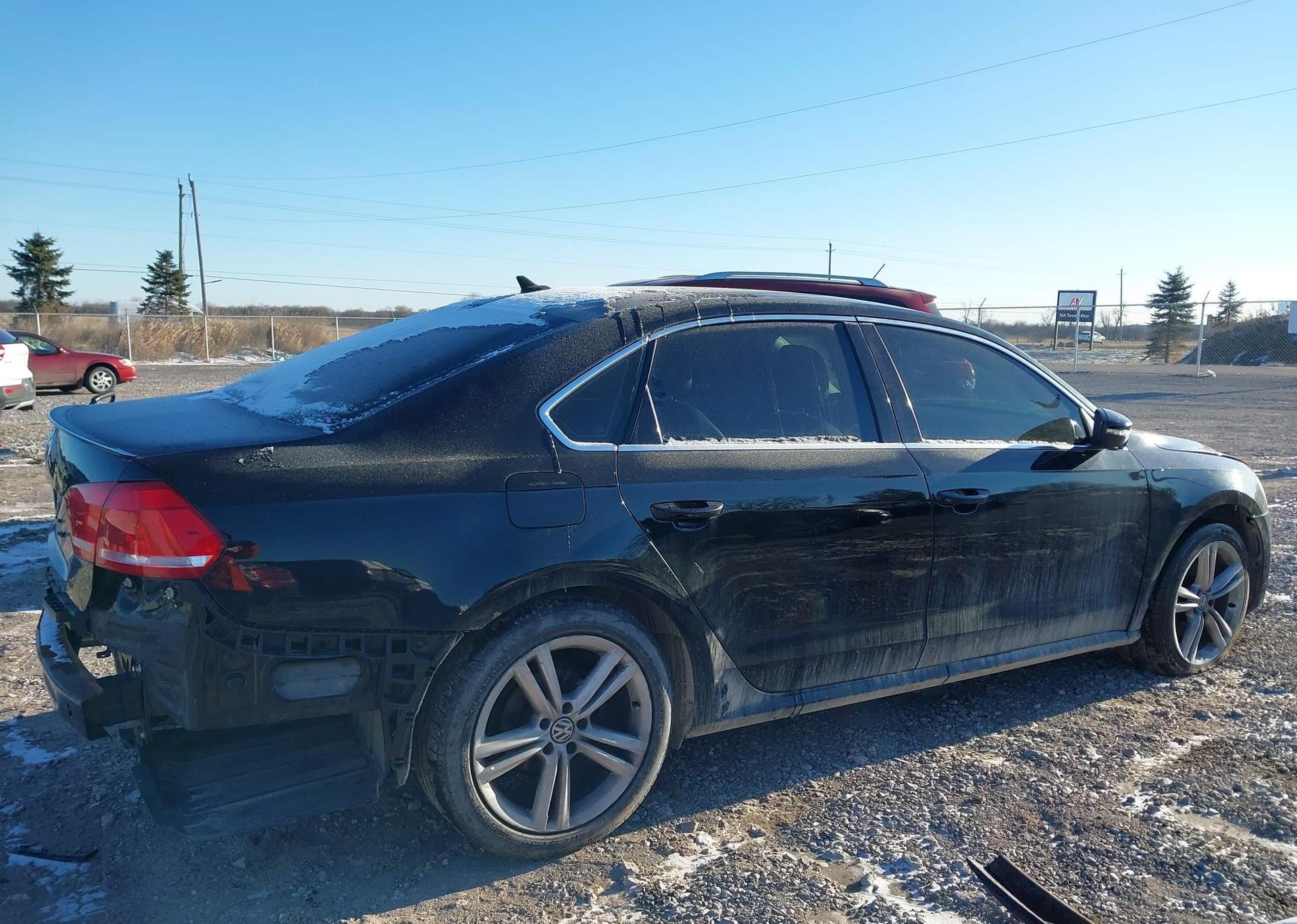 2012 VOLKSWAGEN PASSAT