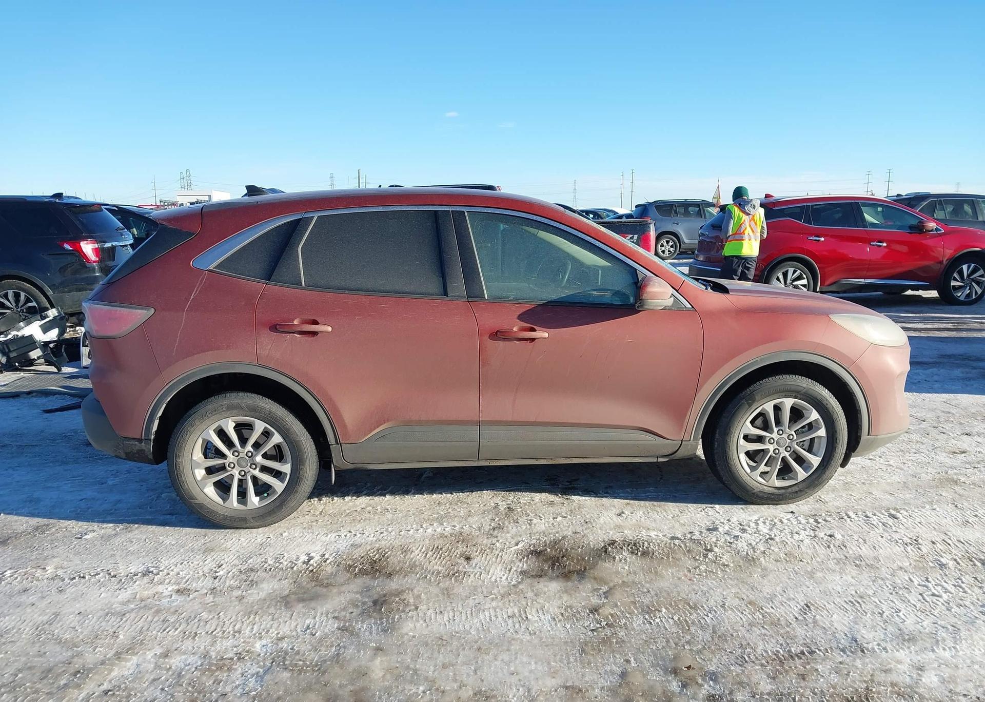 2020 FORD ESCAPE SE