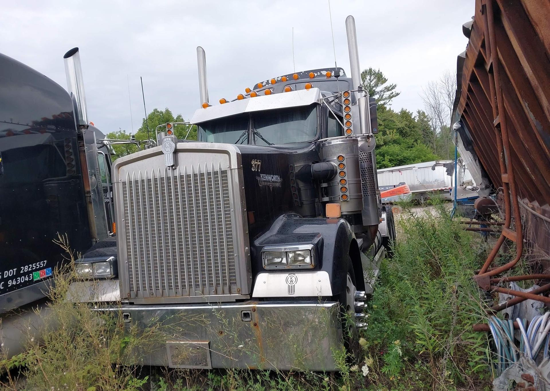 2005 KENWORTH CONSTRUCTION W900