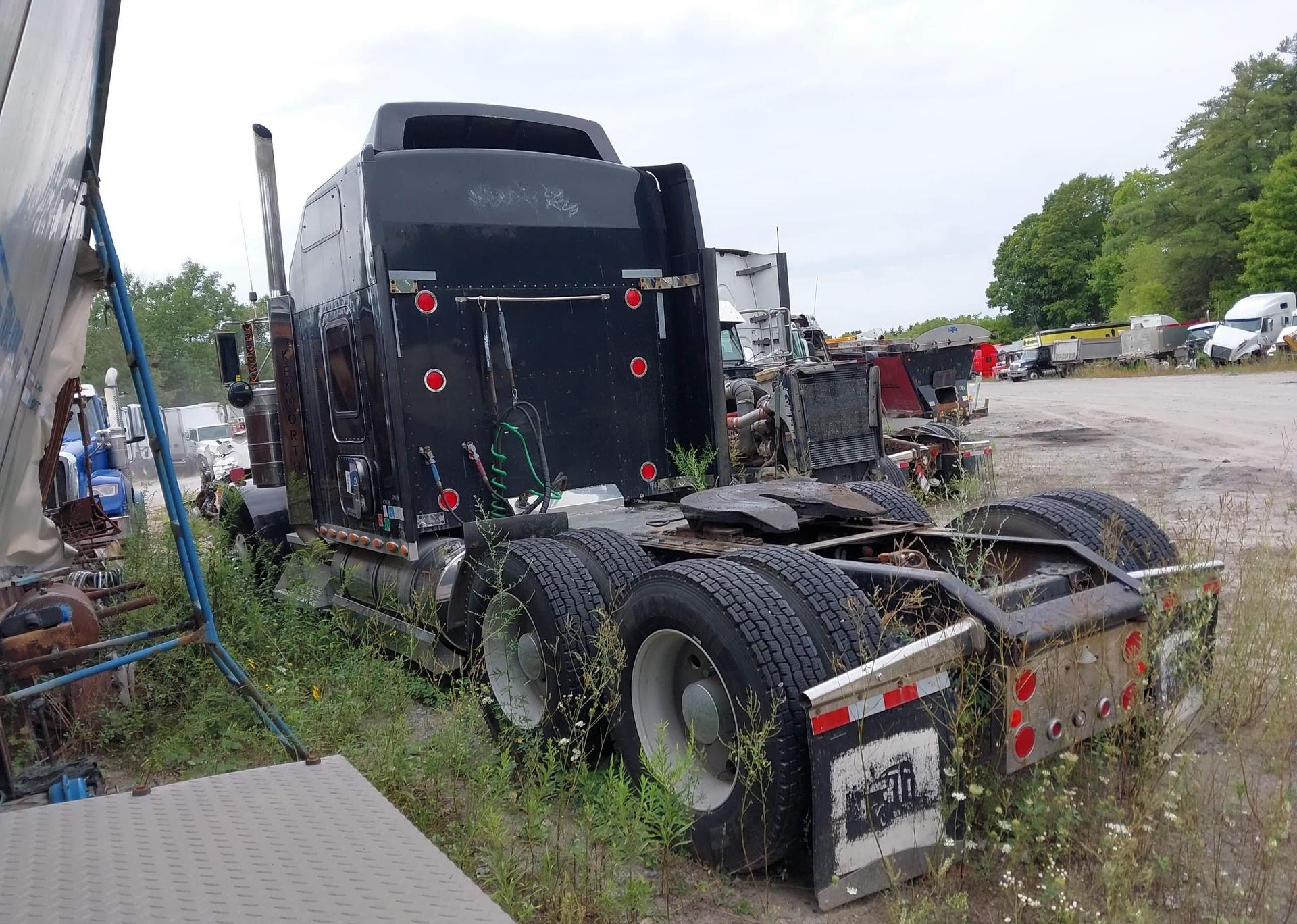 2005 KENWORTH CONSTRUCTION W900
