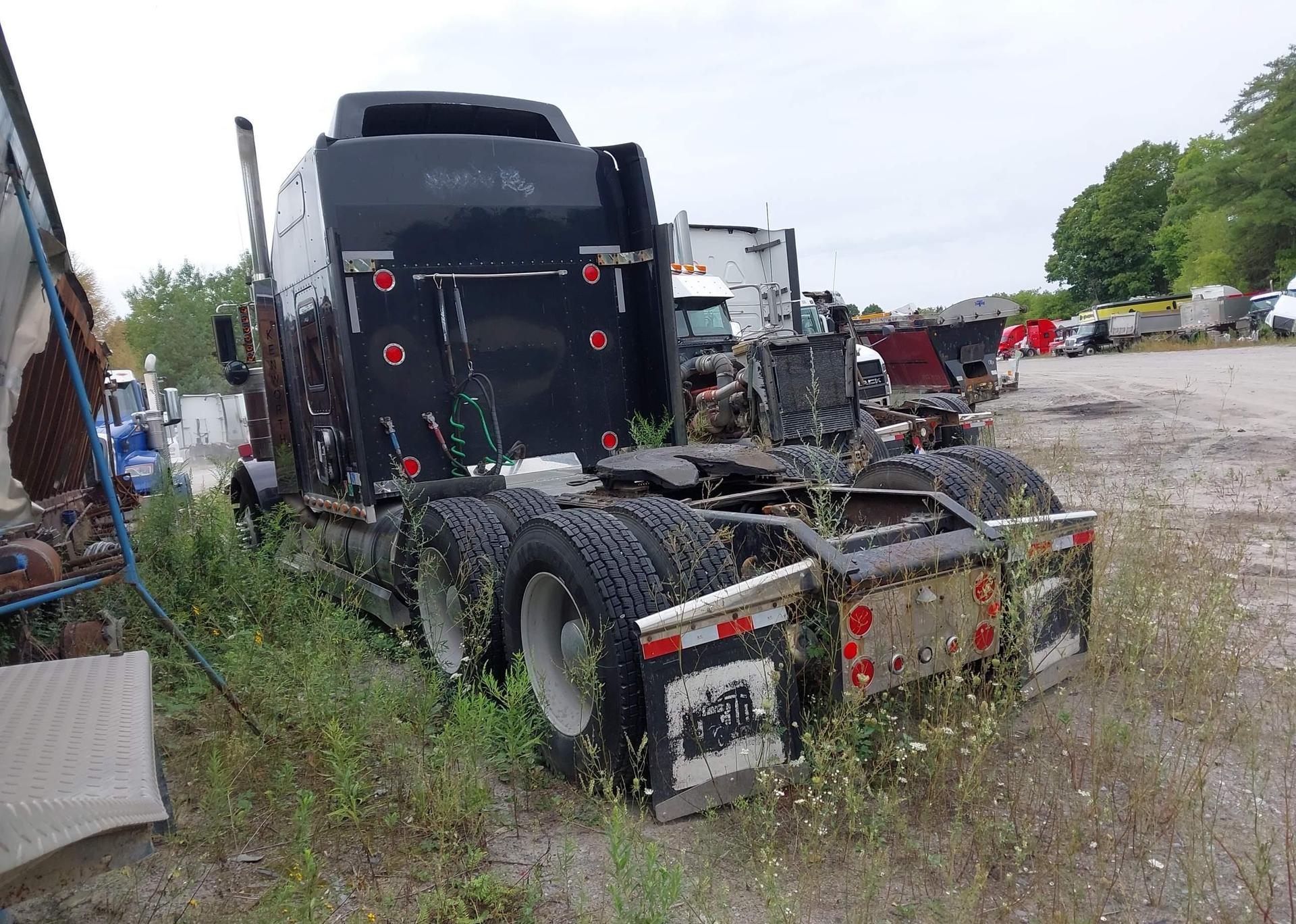 2005 KENWORTH CONSTRUCTION W900