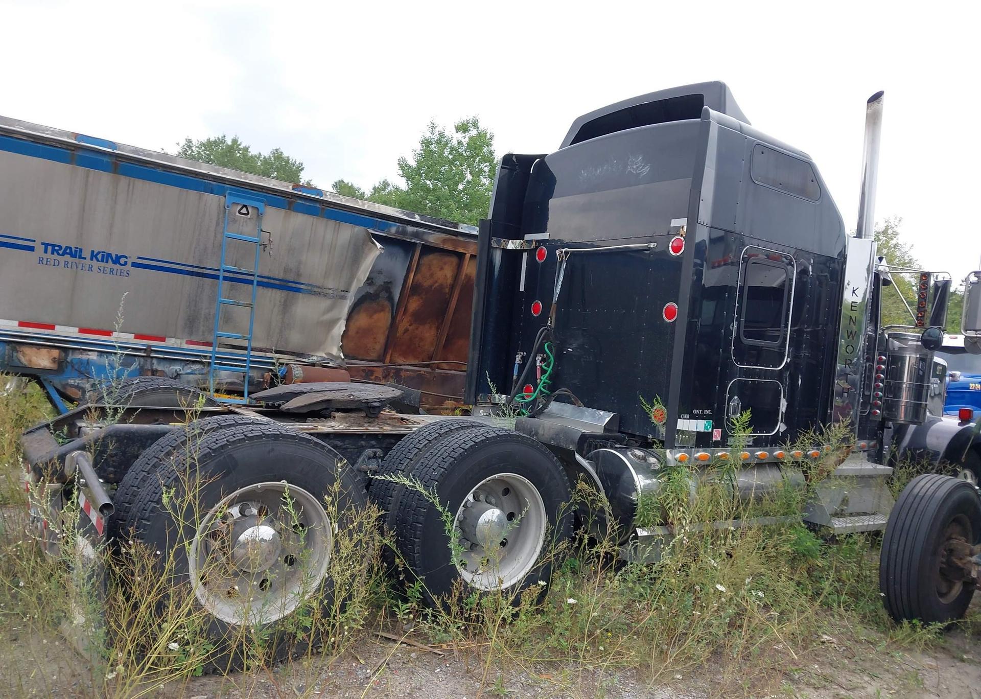 2005 KENWORTH CONSTRUCTION W900