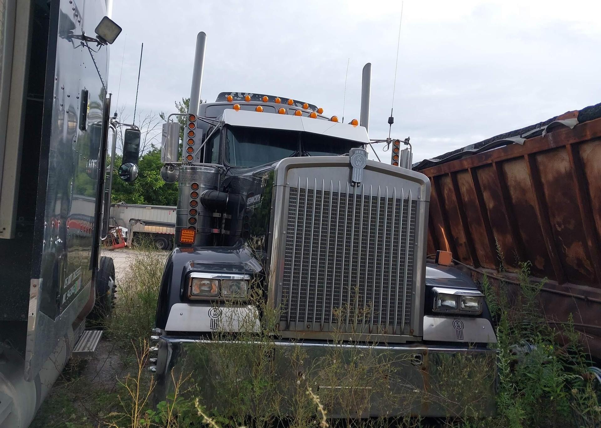 2005 KENWORTH CONSTRUCTION W900