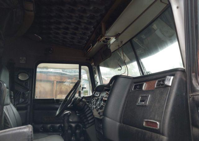 2005 KENWORTH CONSTRUCTION W900