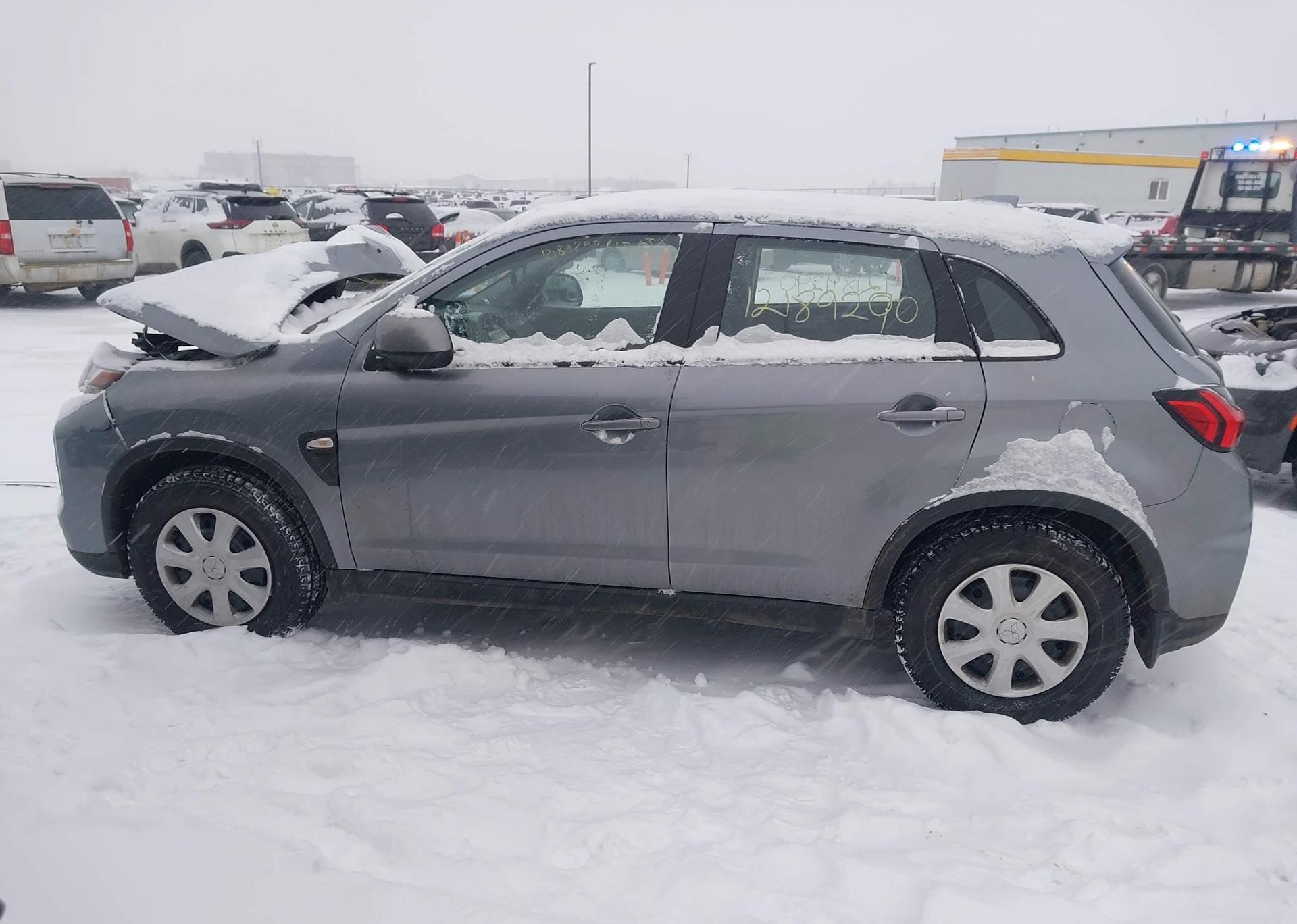 2024 MITSUBISHI RVR ES