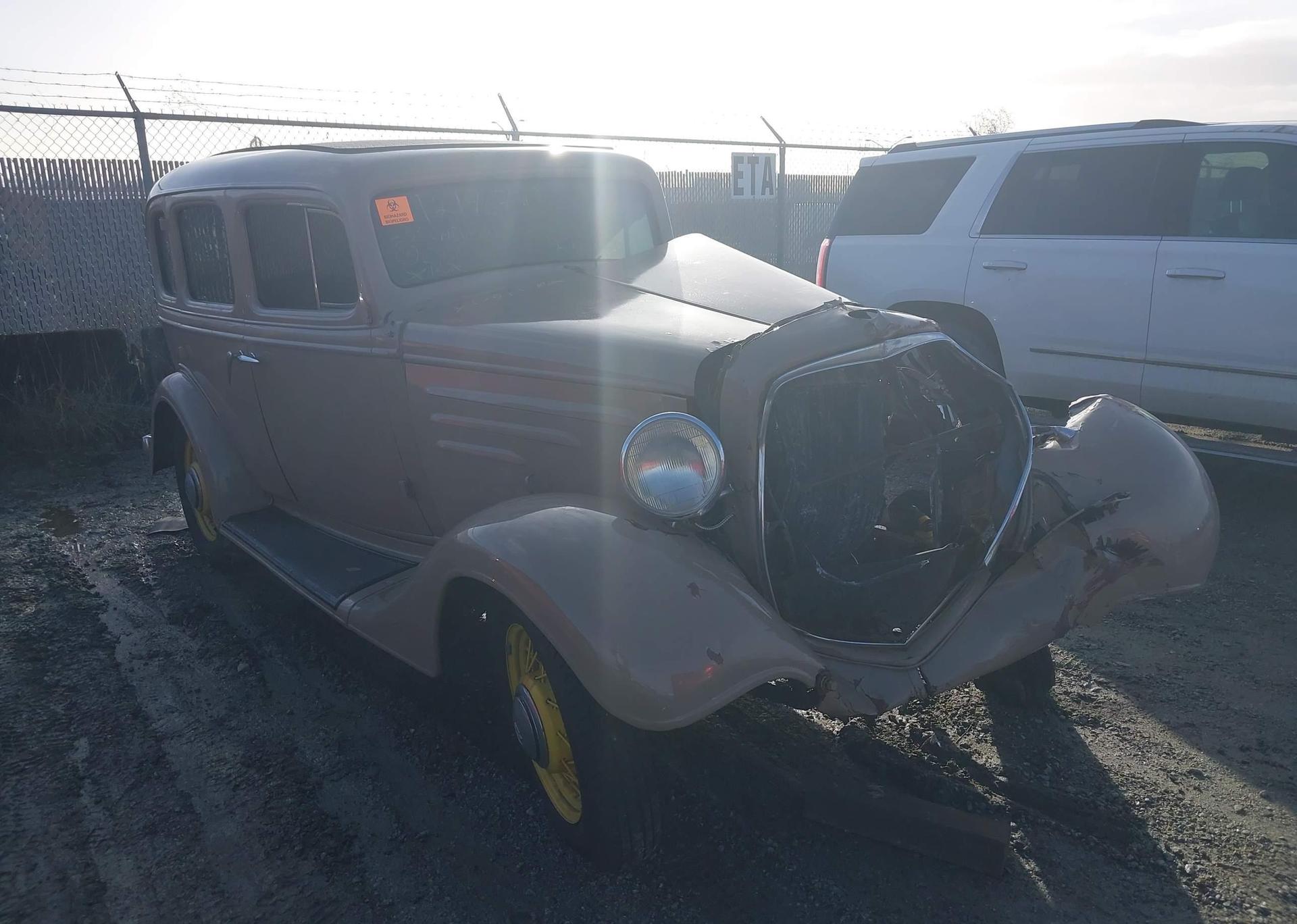 1935 CHEVROLET .