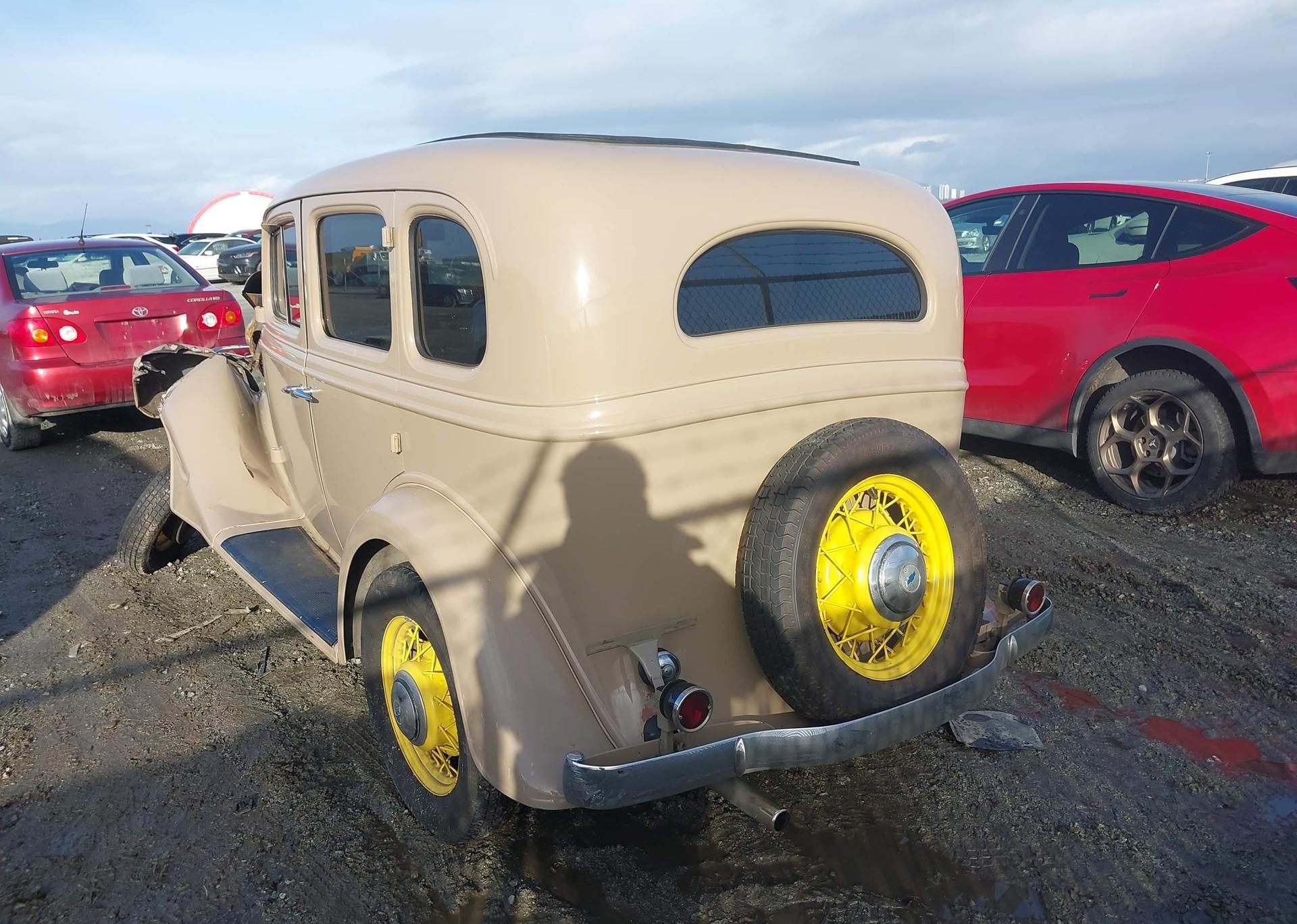 1935 CHEVROLET .