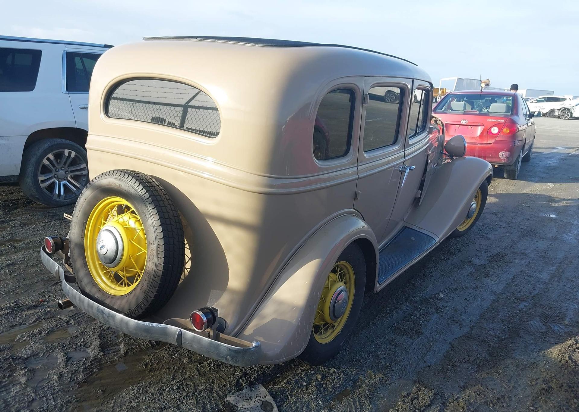 1935 CHEVROLET .