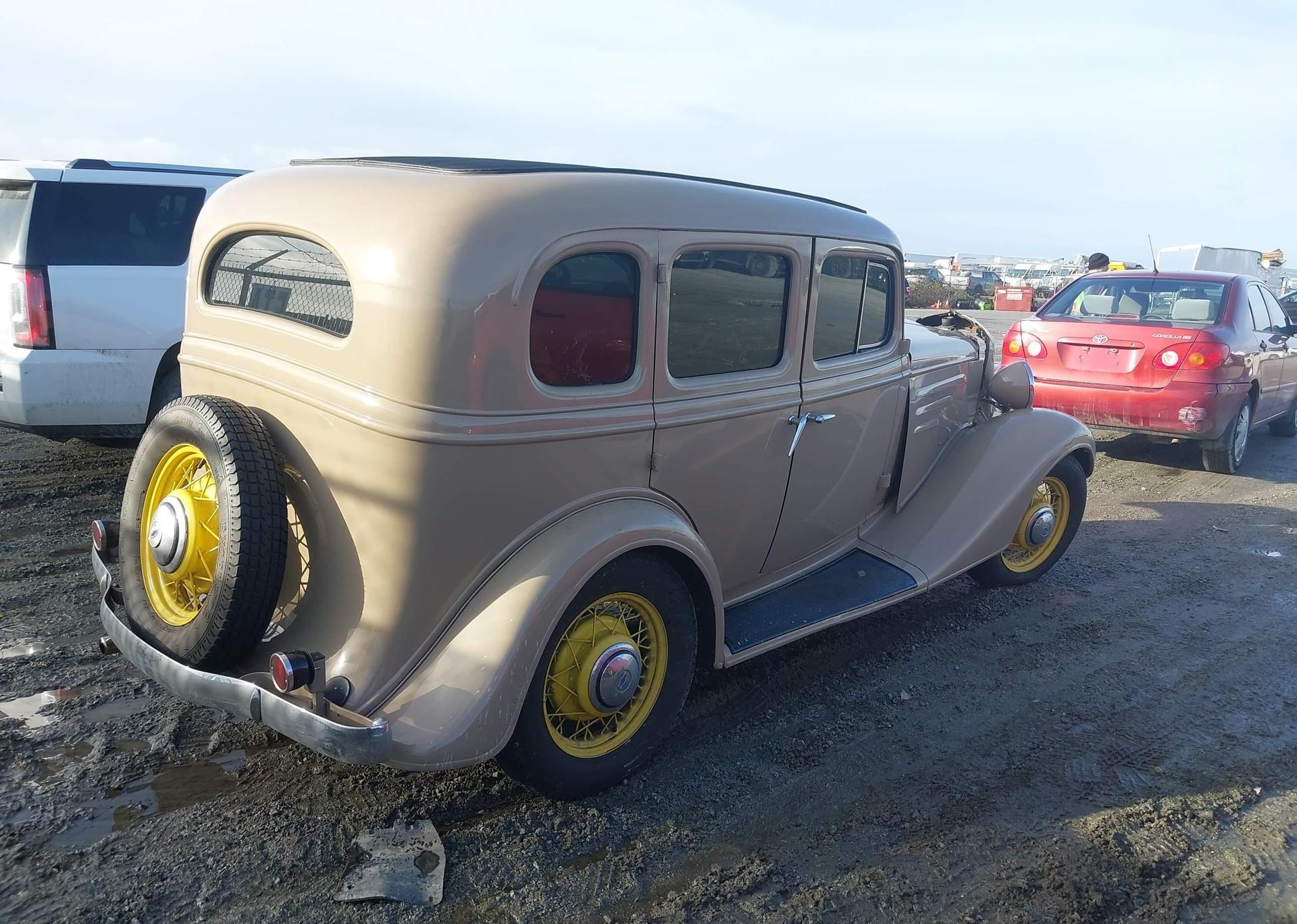 1935 CHEVROLET .