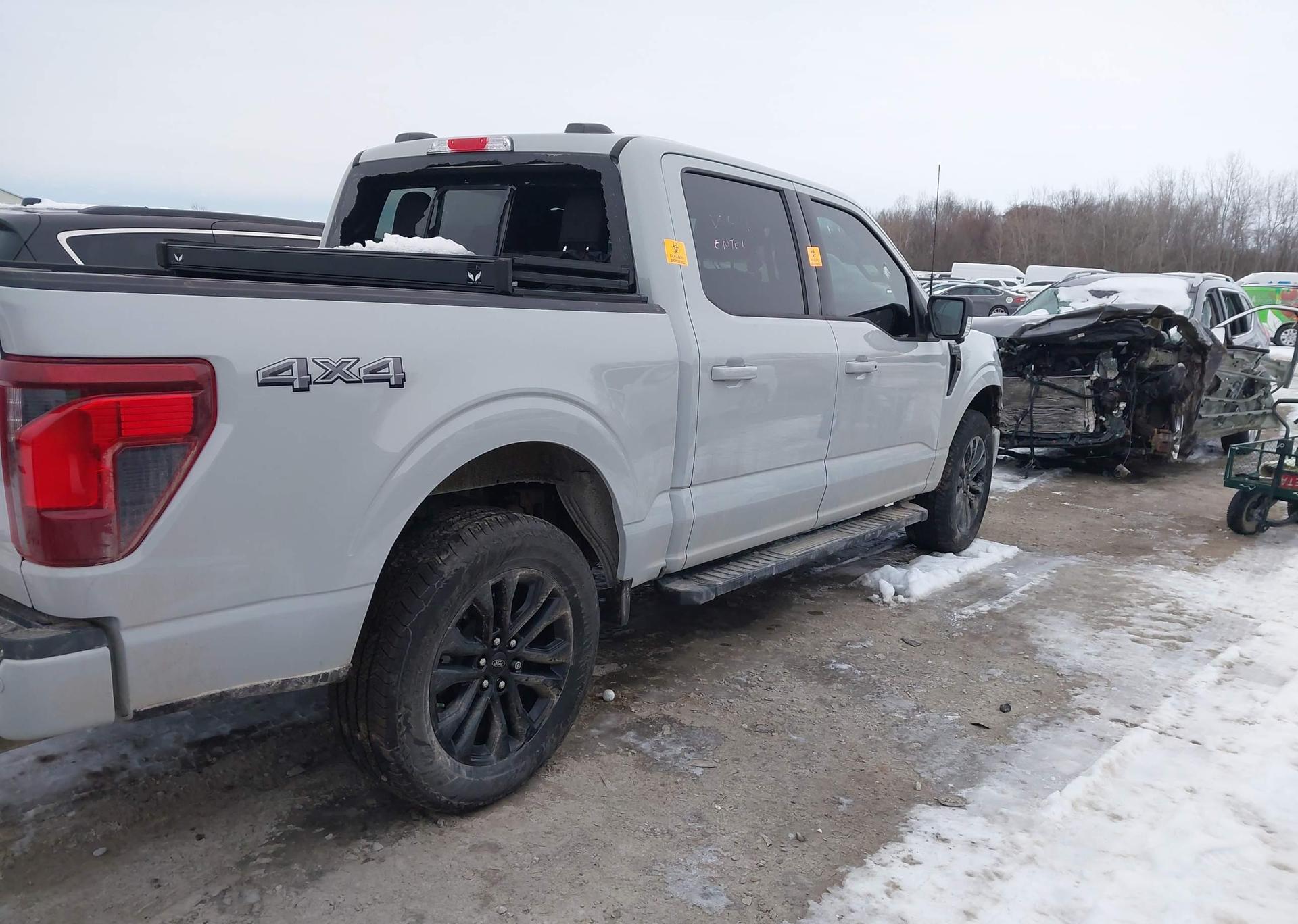 2024 FORD F-150 XLT