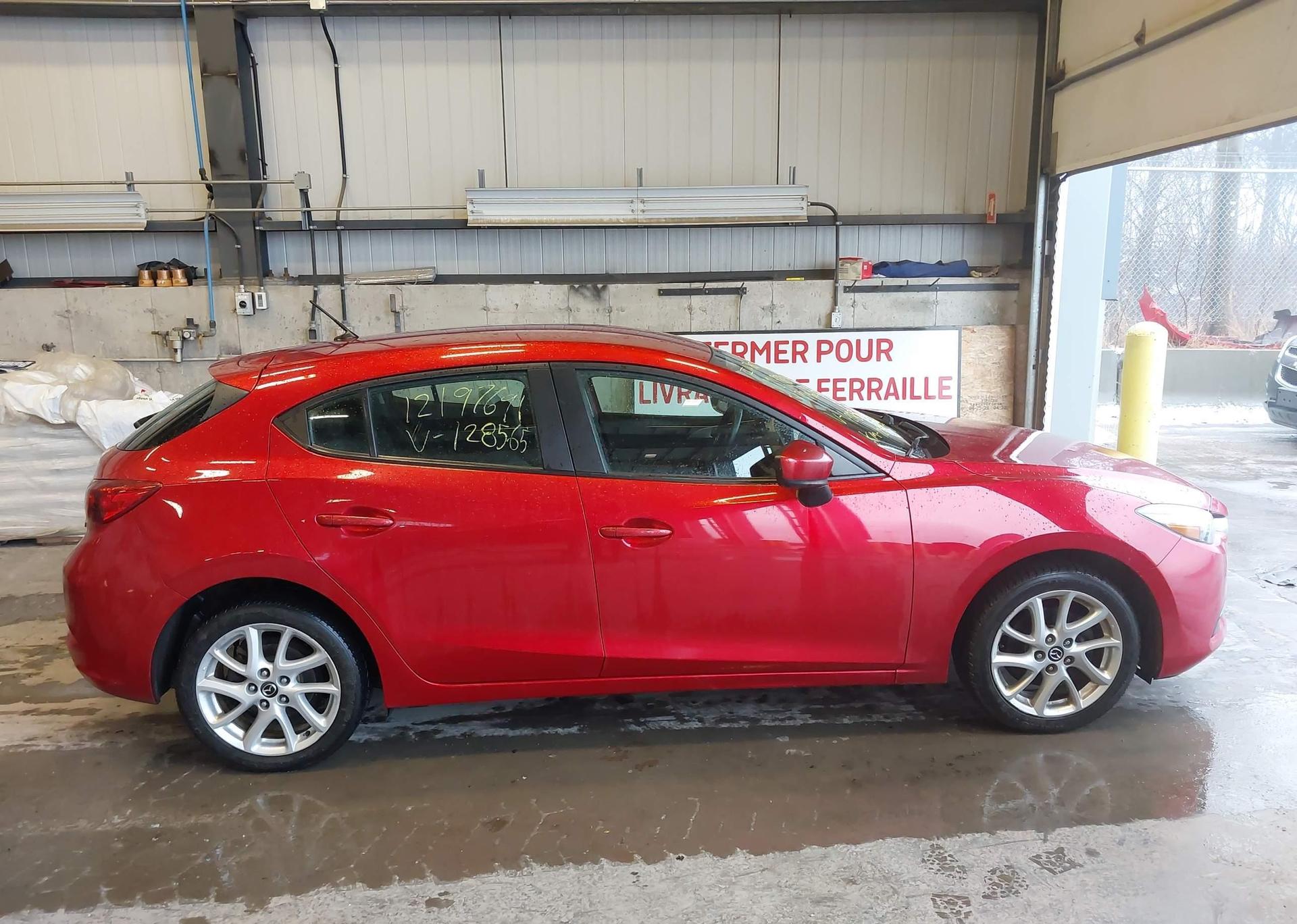 2017 MAZDA MAZDA3