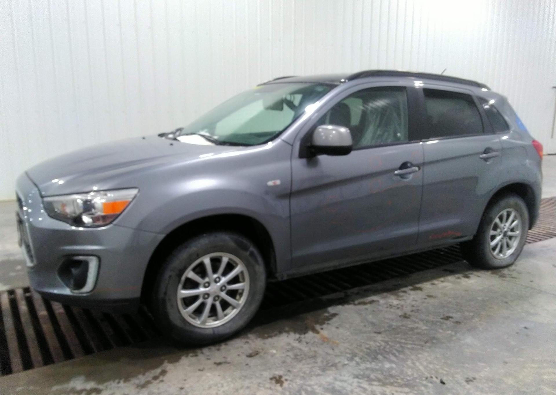 2015 MITSUBISHI RVR