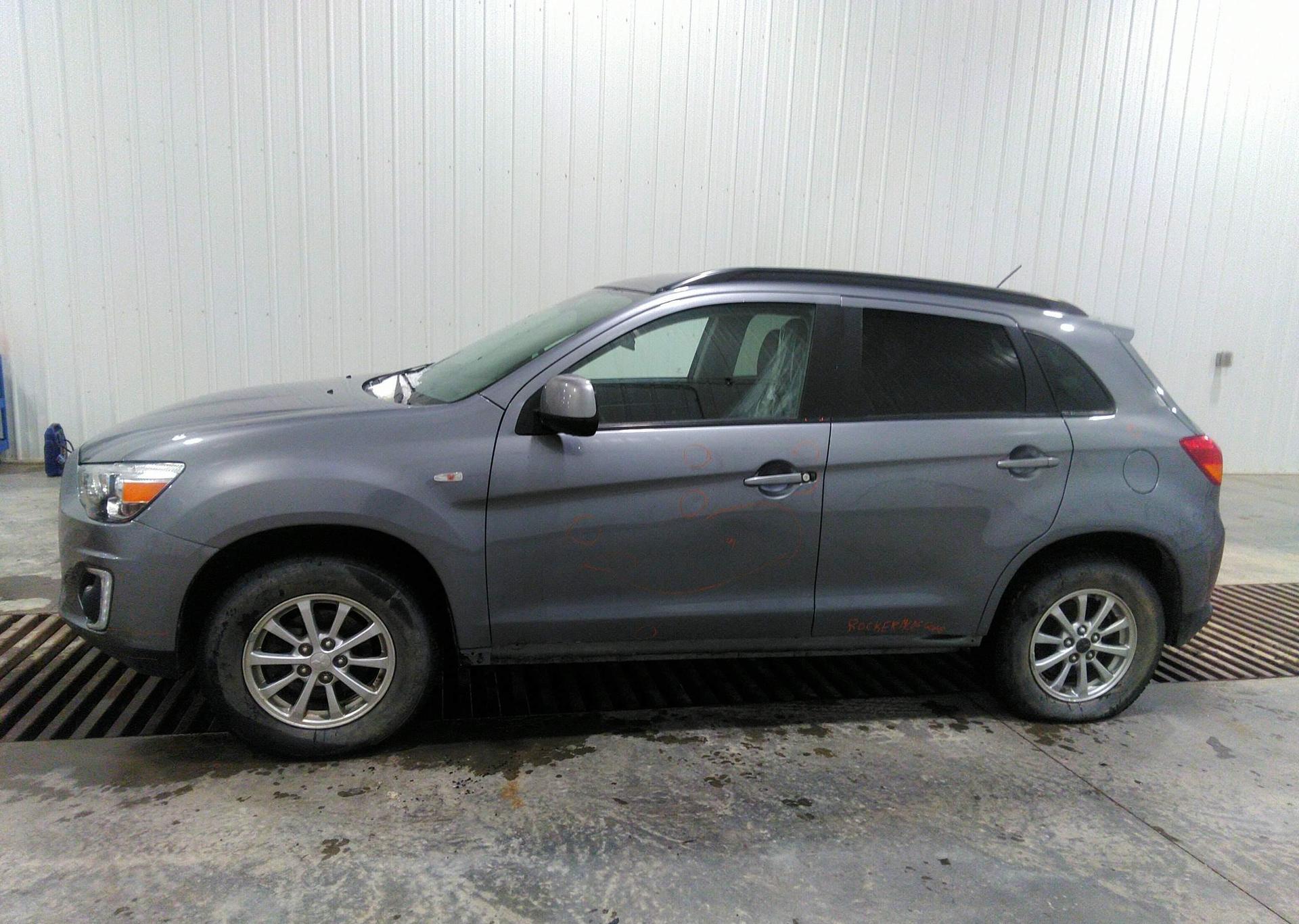 2015 MITSUBISHI RVR