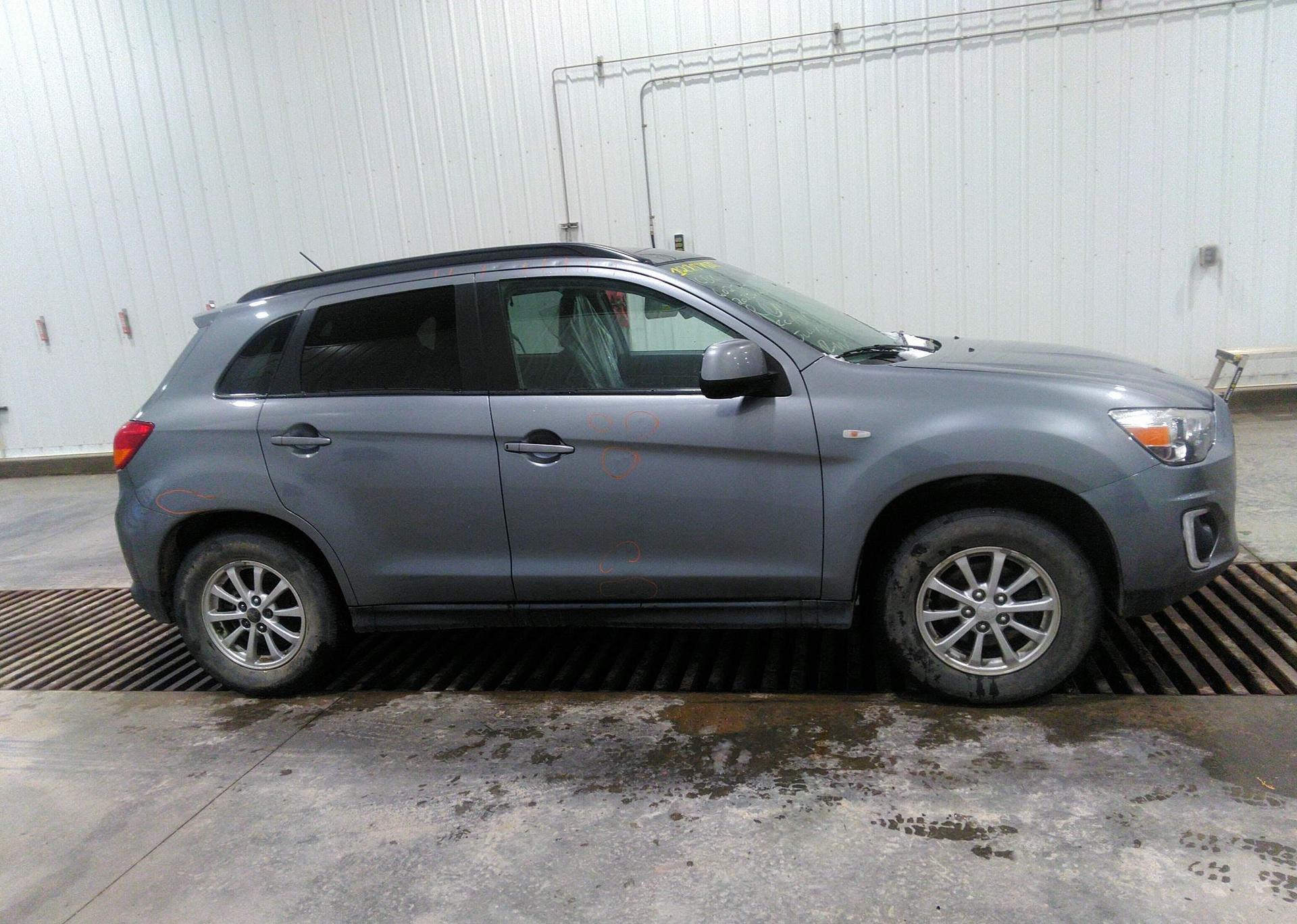2015 MITSUBISHI RVR