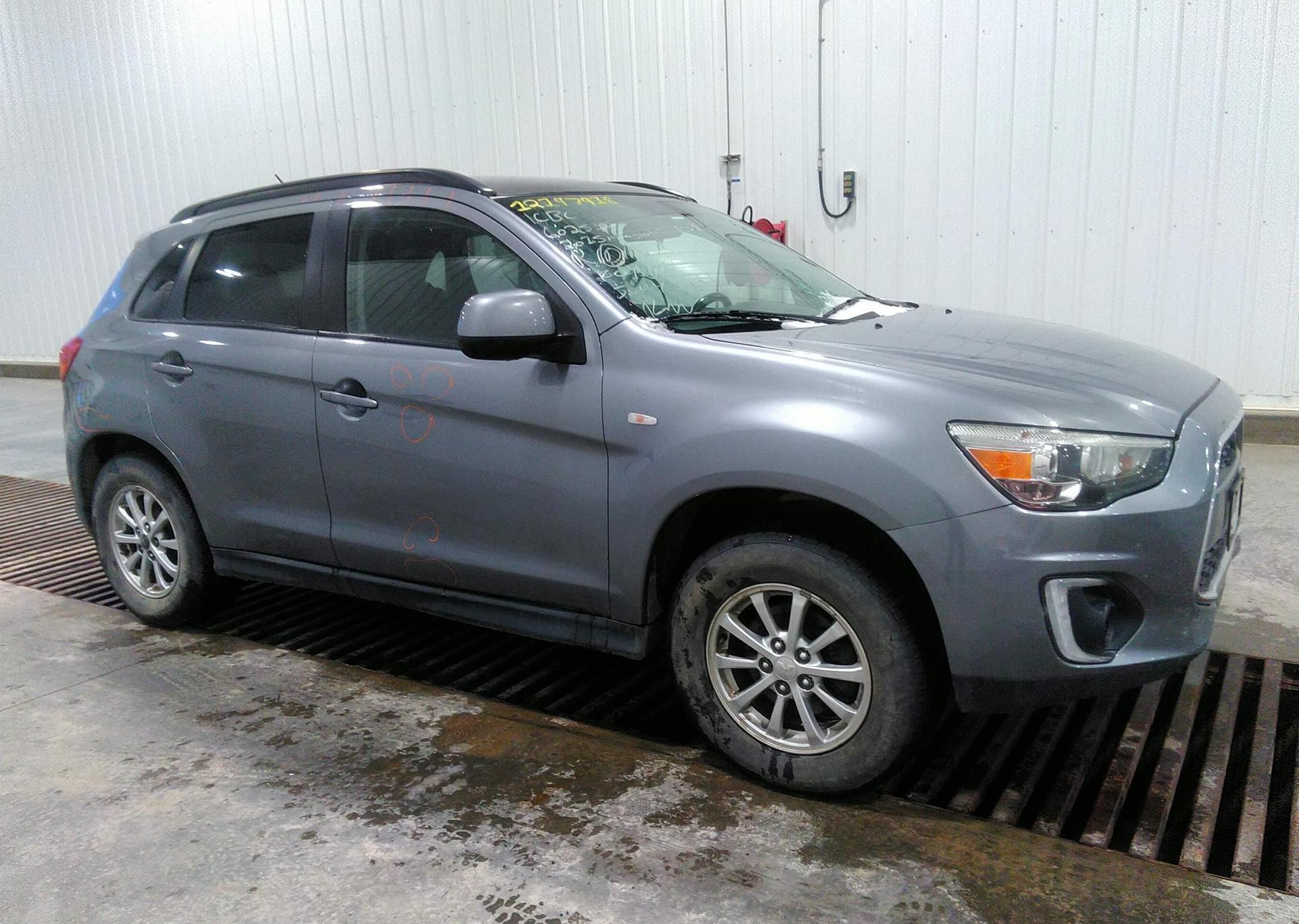 2015 MITSUBISHI RVR