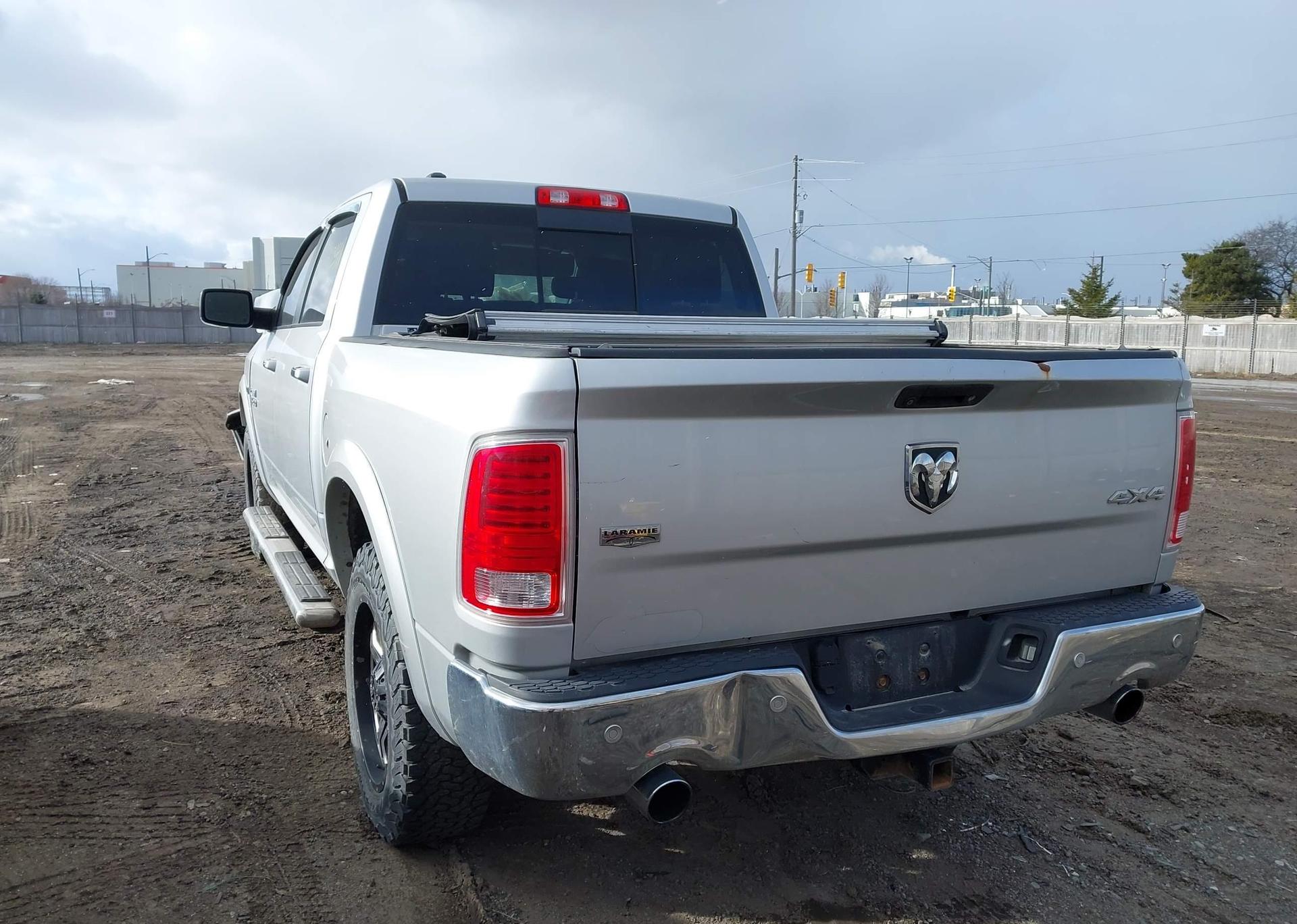2016 RAM 1500 LARAMIE