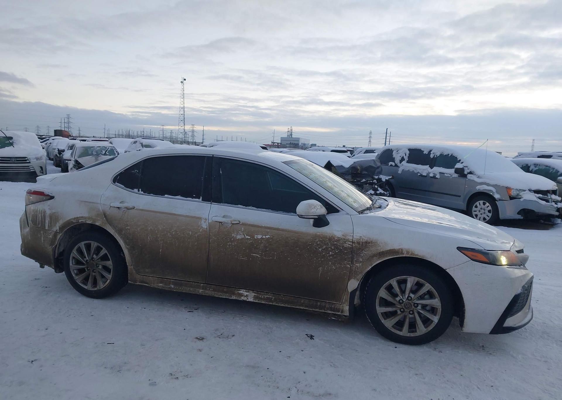 2022 TOYOTA CAMRY SE