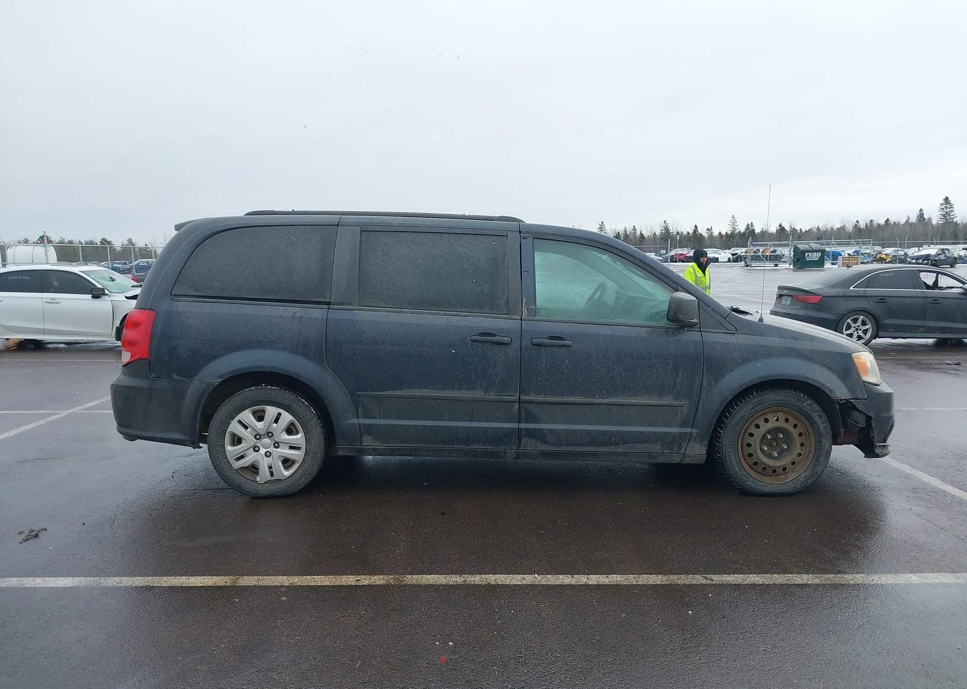 2014 DODGE GRAND CARAVAN SE