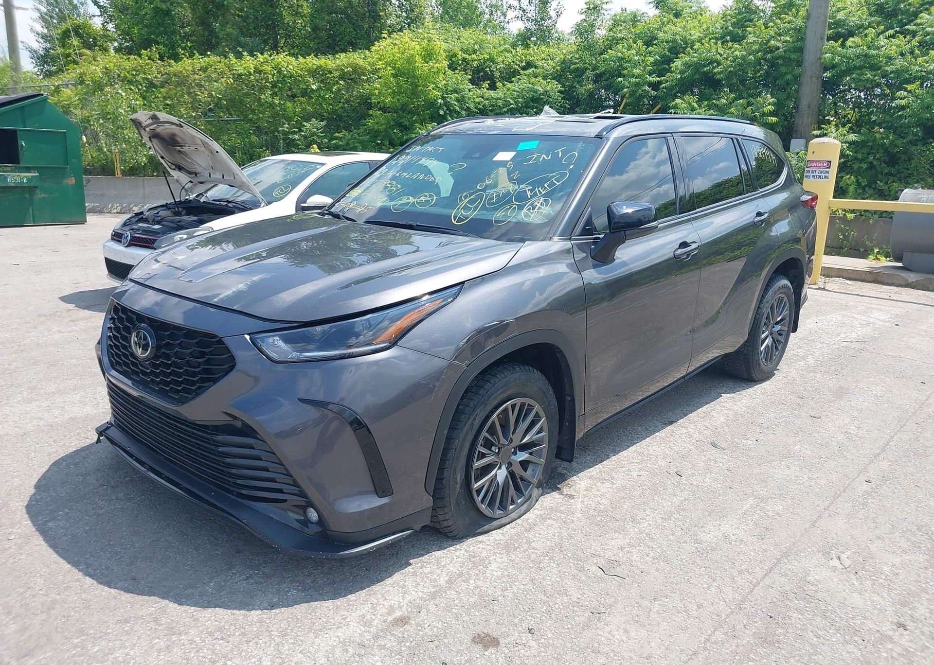 2022 TOYOTA HIGHLANDER XSE