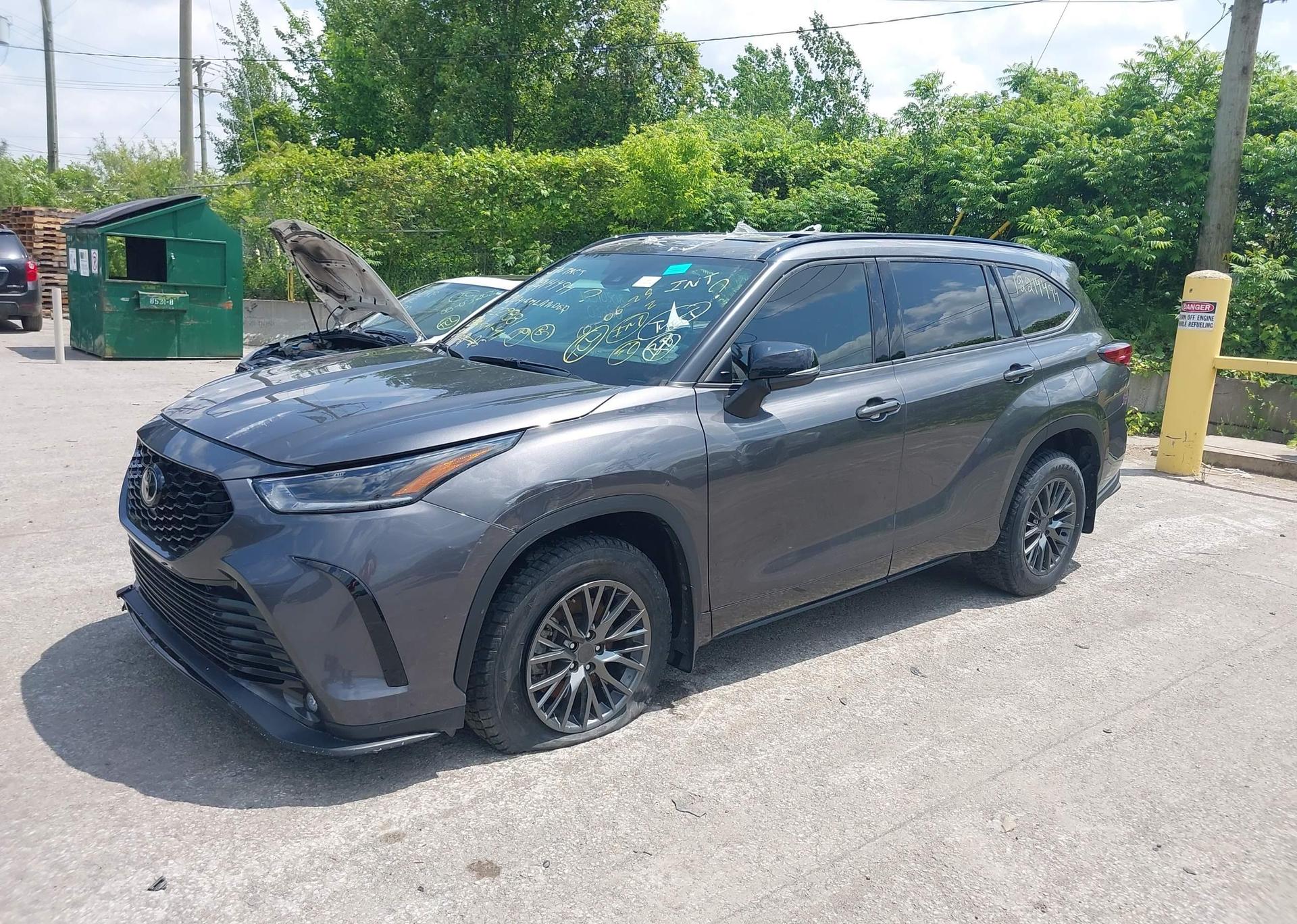 2022 TOYOTA HIGHLANDER XSE