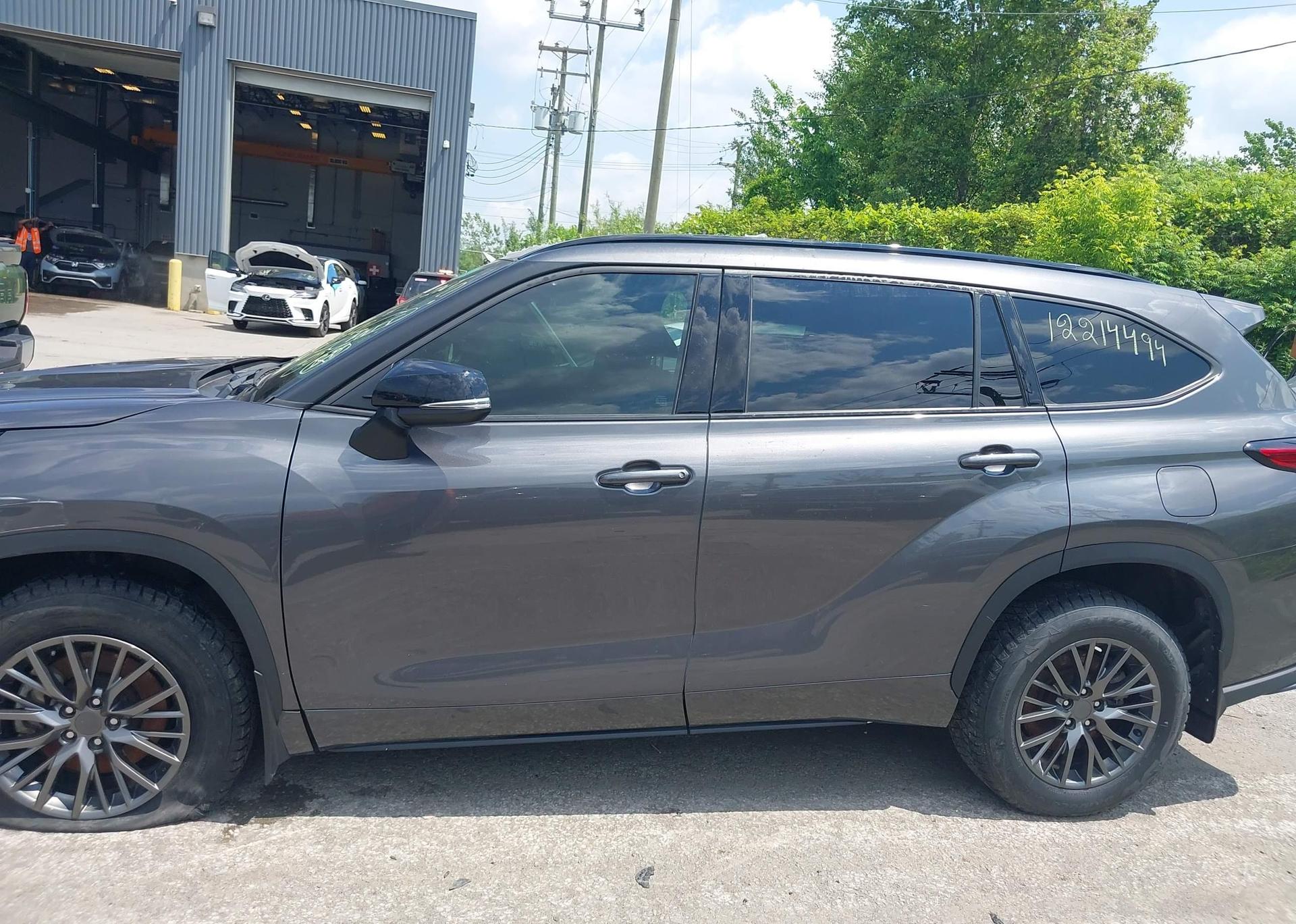 2022 TOYOTA HIGHLANDER XSE