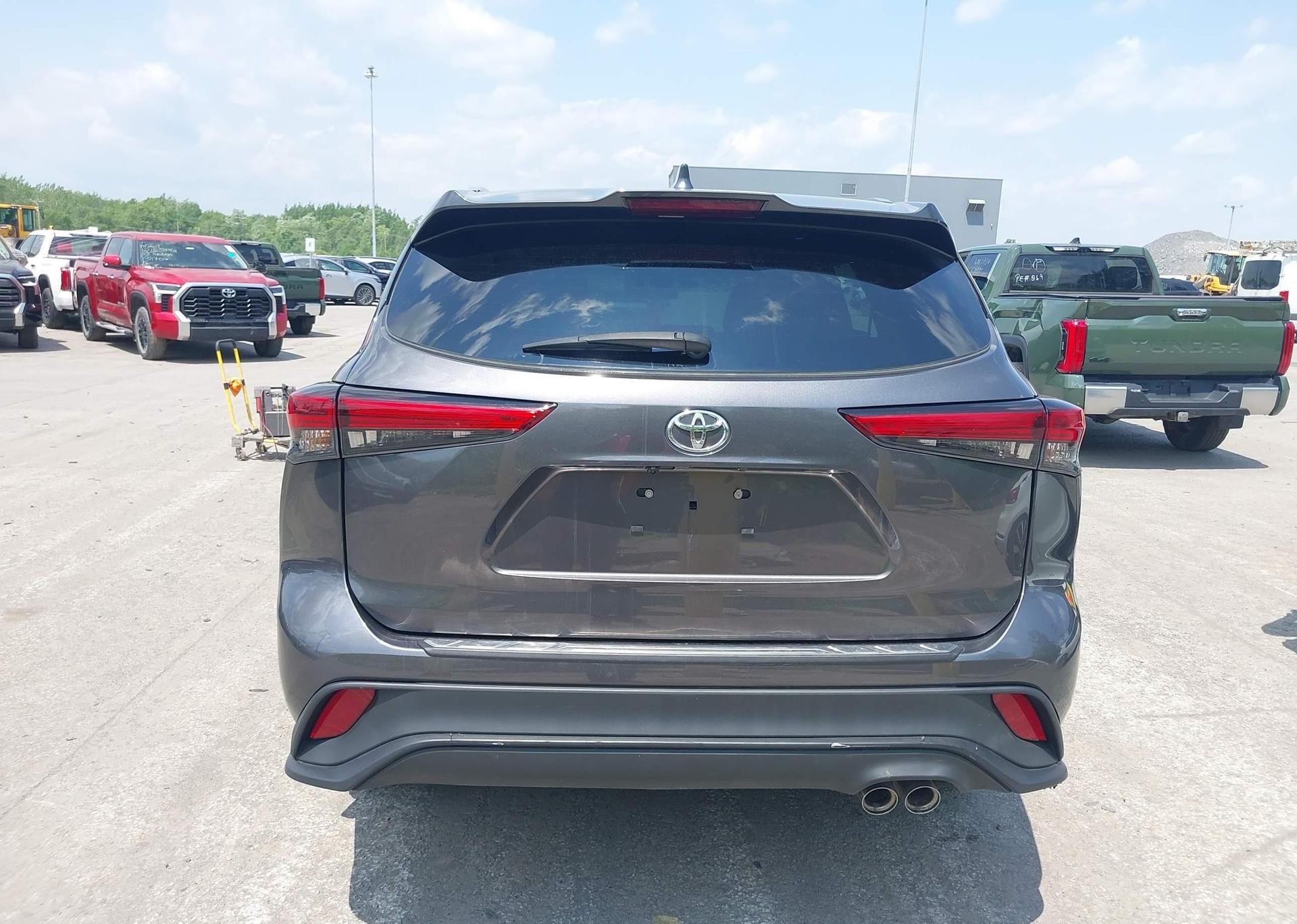 2022 TOYOTA HIGHLANDER XSE
